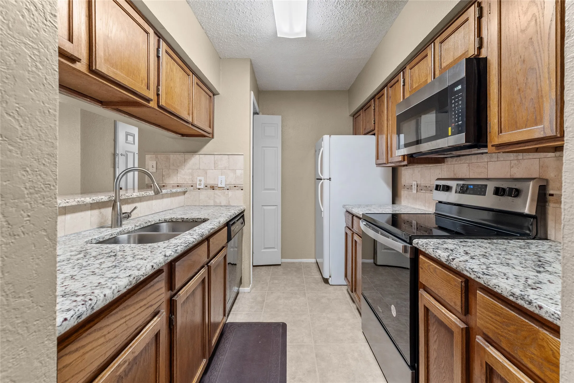 Condominium For Rent in Dallas County , 9623 Walnut Street 8102, Dallas, Texas 75243, 2 Bedroom, 3 Bathroom, Garage spaces, 1,229 Sqft, built in 1983, mls#21389659, Real Estate Agent in Dallas, Homes For Rent in Dallas county, Homes For Rent in Dallas, Realtor in Dallas Texas, Real Estate Brokerage Independent Realty Texas, Luminita Cordes Realtor