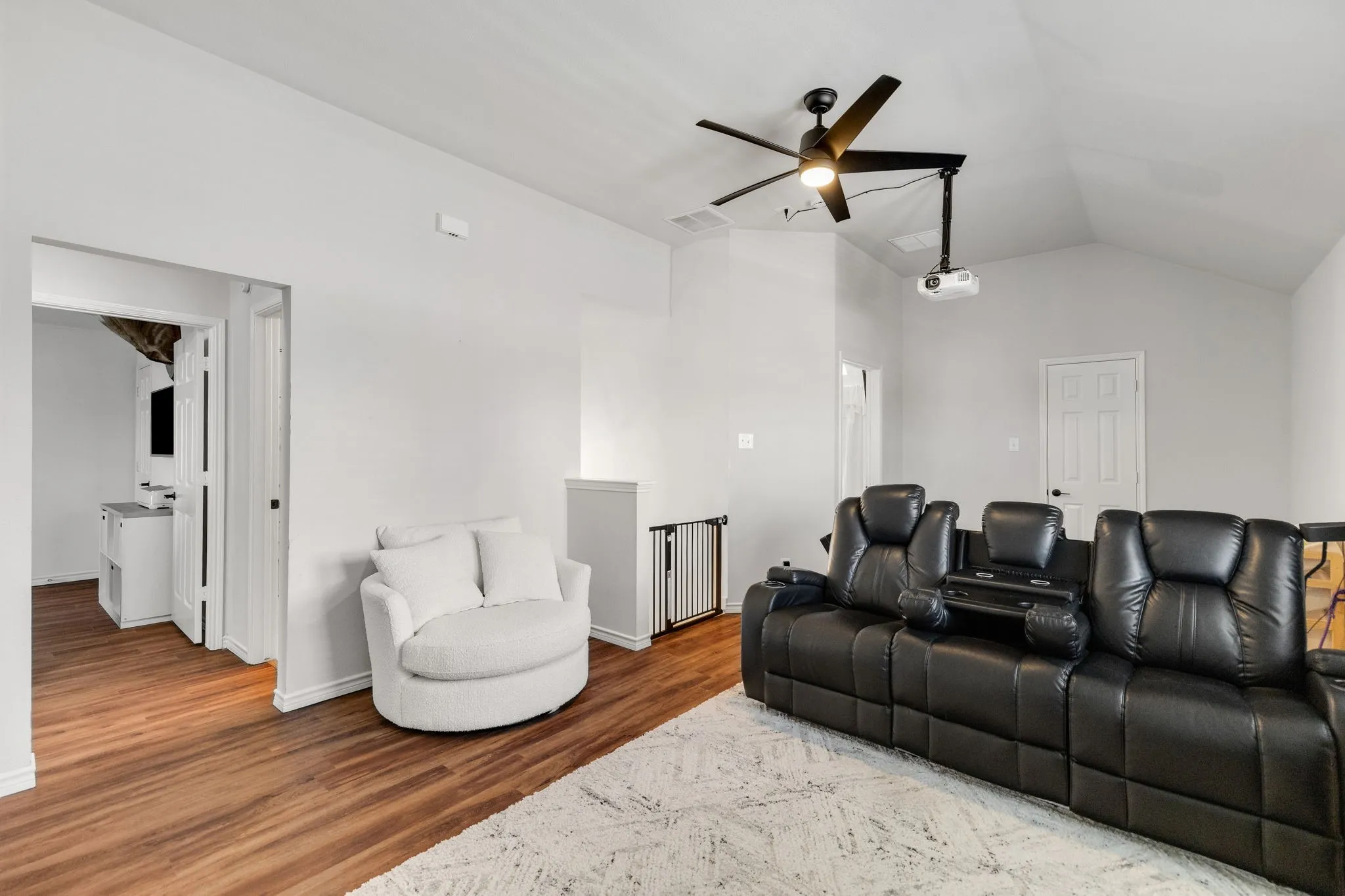 Single Family Residence For Sale in Collin County , 1625 Warm Springs Drive, Allen, Texas 75002, 4 Bedroom, 3 Bathroom, 2 Garage spaces, 2,660 Sqft, built in 2004, mls#21390011, Real Estate Agent in Allen, Homes For Sale in Collin county, Homes For Sale in Allen, Realtor in Allen Texas, Real Estate Brokerage Independent Realty Texas, Luminita Cordes Realtor