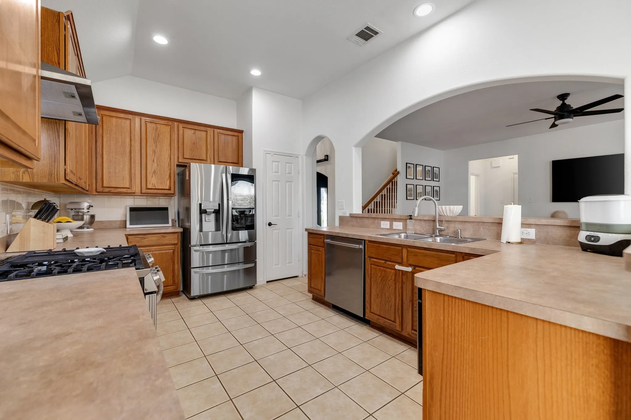 Single Family Residence For Sale in Collin County , 1625 Warm Springs Drive, Allen, Texas 75002, 4 Bedroom, 3 Bathroom, 2 Garage spaces, 2,660 Sqft, built in 2004, mls#21390011, Real Estate Agent in Allen, Homes For Sale in Collin county, Homes For Sale in Allen, Realtor in Allen Texas, Real Estate Brokerage Independent Realty Texas, Luminita Cordes Realtor