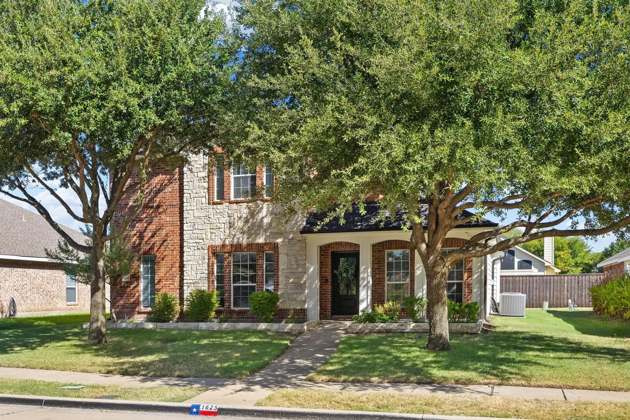 Single Family Residence For Sale in Collin County , 1625 Warm Springs Drive, Allen, Texas 75002, 4 Bedroom, 3 Bathroom, 2 Garage spaces, 2,660 Sqft, built in 2004, mls#21390011, Real Estate Agent in Allen, Homes For Sale in Collin county, Homes For Sale in Allen, Realtor in Allen Texas, Real Estate Brokerage Independent Realty Texas, Luminita Cordes Realtor