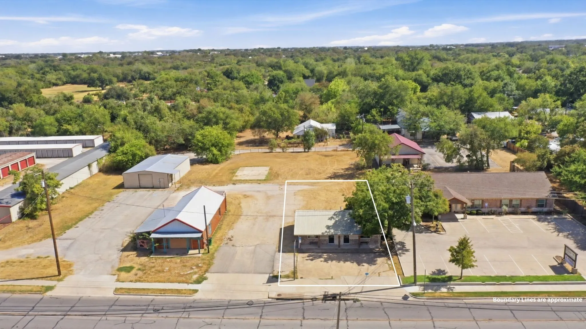 Retail For Sale in Erath County , 656 E Washington, Stephenville, Texas 76401, 0, 0, Garage spaces, 0 Sqft, built in 1970, mls#21388542, Real Estate Agent in Stephenville, Homes For Sale in Erath county, Homes For Sale in Stephenville, Realtor in Stephenville Texas, Real Estate Brokerage Independent Realty Texas, Luminita Cordes Realtor