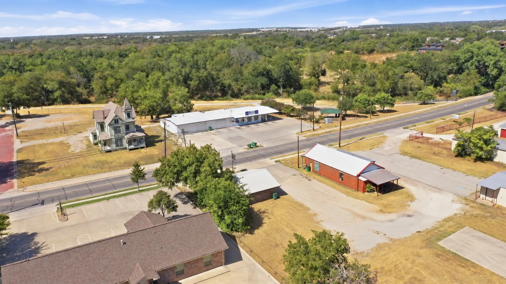 Retail For Sale in Erath County , 656 E Washington, Stephenville, Texas 76401, 0, 0, Garage spaces, 0 Sqft, built in 1970, mls#21388542, Real Estate Agent in Stephenville, Homes For Sale in Erath county, Homes For Sale in Stephenville, Realtor in Stephenville Texas, Real Estate Brokerage Independent Realty Texas, Luminita Cordes Realtor