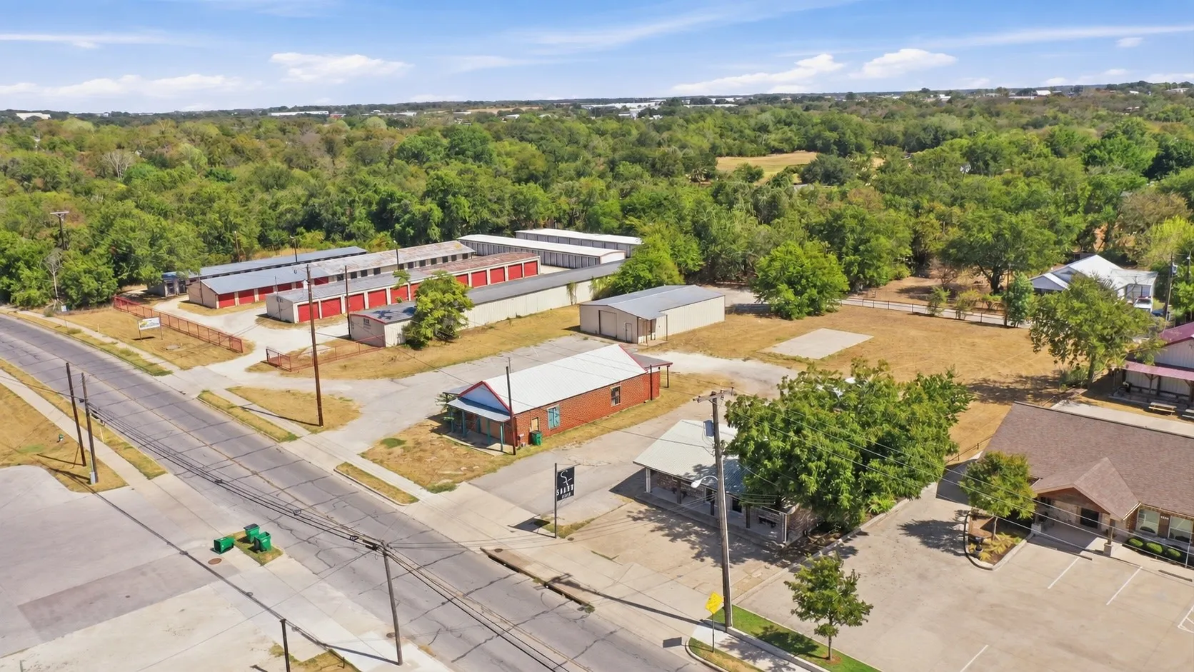 Retail For Sale in Erath County , 656 E Washington, Stephenville, Texas 76401, 0, 0, Garage spaces, 0 Sqft, built in 1970, mls#21388542, Real Estate Agent in Stephenville, Homes For Sale in Erath county, Homes For Sale in Stephenville, Realtor in Stephenville Texas, Real Estate Brokerage Independent Realty Texas, Luminita Cordes Realtor