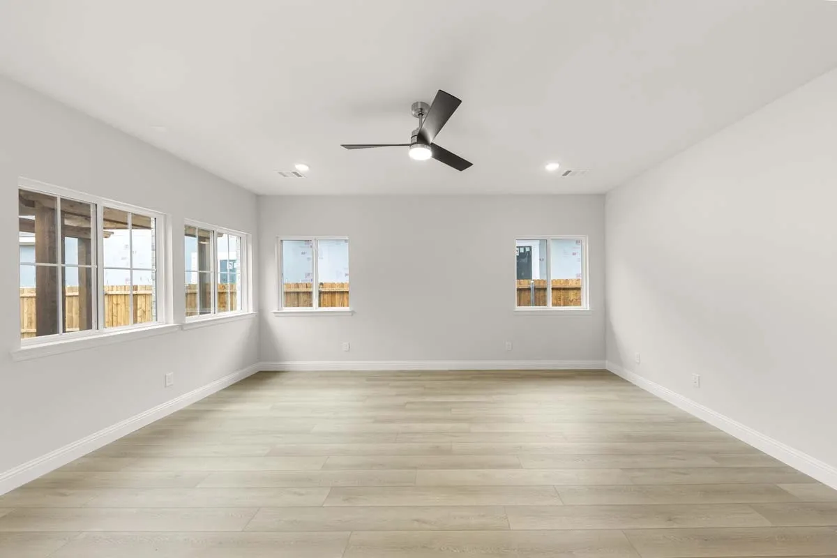 04-1640-edgeway-aubrey-family-room-open-floor-plan