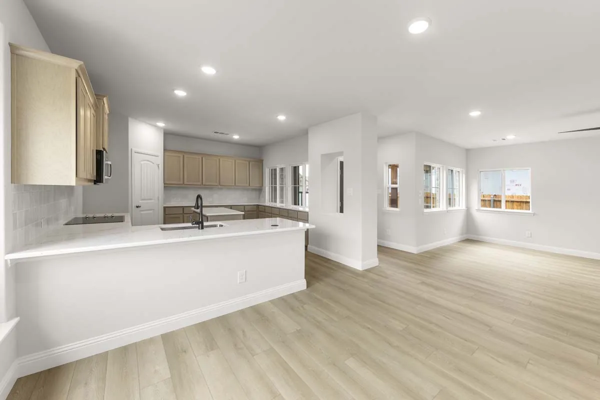 06-1640-edgeway-aubrey-kitchen-and-living-area