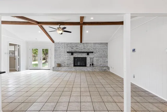 Single Family Residence For Rent in Hopkins County , 221 Azalea Drive, Sulphur Springs, Texas 75482, 3 Bedroom, 2 Bathroom, 2 Garage spaces, 1,731 Sqft, built in 1977, mls#21390647, Real Estate Agent in Sulphur Springs, Homes For Rent in Hopkins county, Homes For Rent in Sulphur Springs, Realtor in Sulphur Springs Texas, Real Estate Brokerage Independent Realty Texas, Luminita Cordes Realtor