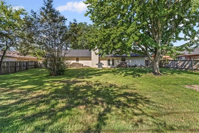 Single Family Residence For Rent in Hopkins County , 221 Azalea Drive, Sulphur Springs, Texas 75482, 3 Bedroom, 2 Bathroom, 2 Garage spaces, 1,731 Sqft, built in 1977, mls#21390647, Real Estate Agent in Sulphur Springs, Homes For Rent in Hopkins county, Homes For Rent in Sulphur Springs, Realtor in Sulphur Springs Texas, Real Estate Brokerage Independent Realty Texas, Luminita Cordes Realtor