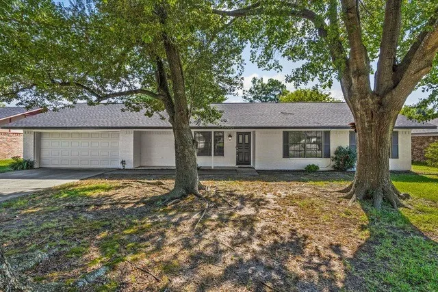 Single Family Residence For Rent