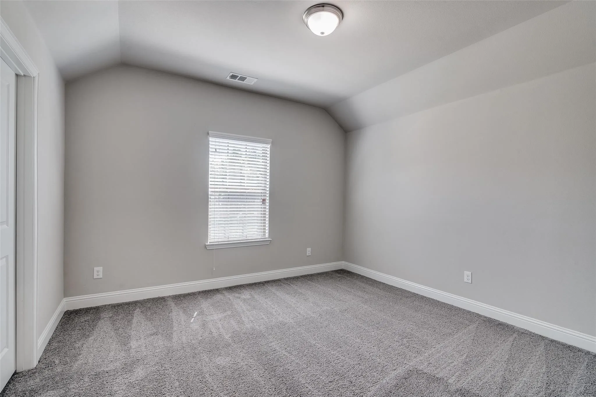 Townhouse For Rent in Collin County , 4533 Titus Circle, Plano, Texas 75024, 3 Bedroom, 3 Bathroom, 2 Garage spaces, 1,979 Sqft, built in 2018, mls#21390640, Real Estate Agent in Plano, Homes For Rent in Collin county, Homes For Rent in Plano, Realtor in Plano Texas, Real Estate Brokerage Independent Realty Texas, Luminita Cordes Realtor