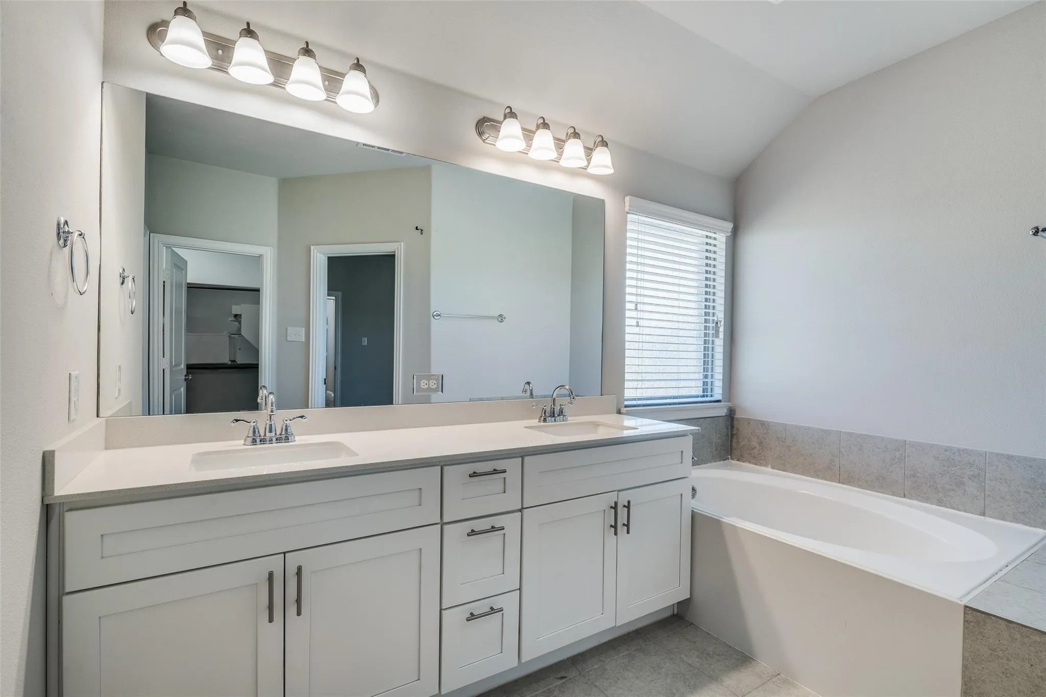 Townhouse For Rent in Collin County , 4533 Titus Circle, Plano, Texas 75024, 3 Bedroom, 3 Bathroom, 2 Garage spaces, 1,979 Sqft, built in 2018, mls#21390640, Real Estate Agent in Plano, Homes For Rent in Collin county, Homes For Rent in Plano, Realtor in Plano Texas, Real Estate Brokerage Independent Realty Texas, Luminita Cordes Realtor