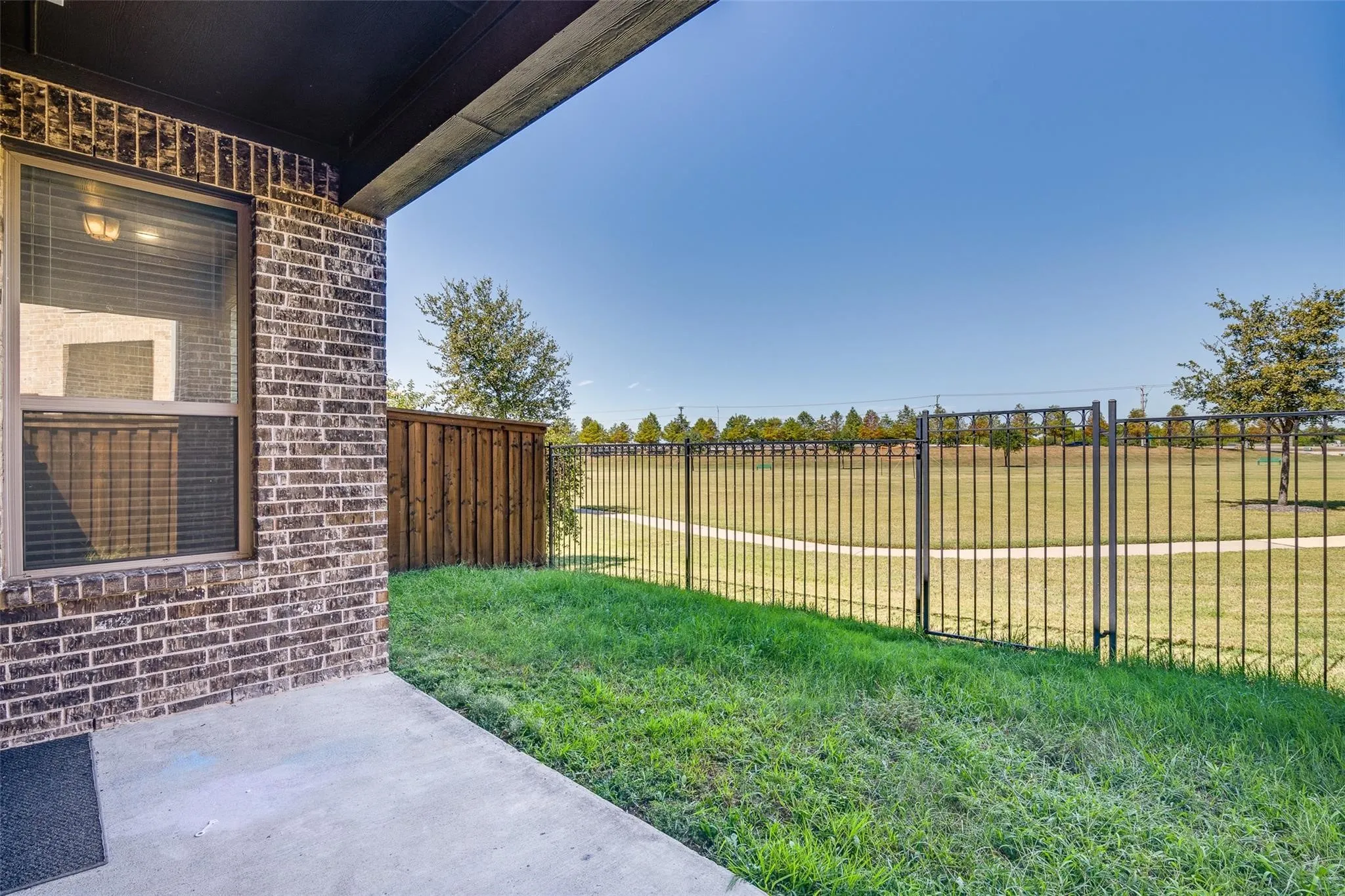 Townhouse For Rent in Collin County , 4533 Titus Circle, Plano, Texas 75024, 3 Bedroom, 3 Bathroom, 2 Garage spaces, 1,979 Sqft, built in 2018, mls#21390640, Real Estate Agent in Plano, Homes For Rent in Collin county, Homes For Rent in Plano, Realtor in Plano Texas, Real Estate Brokerage Independent Realty Texas, Luminita Cordes Realtor