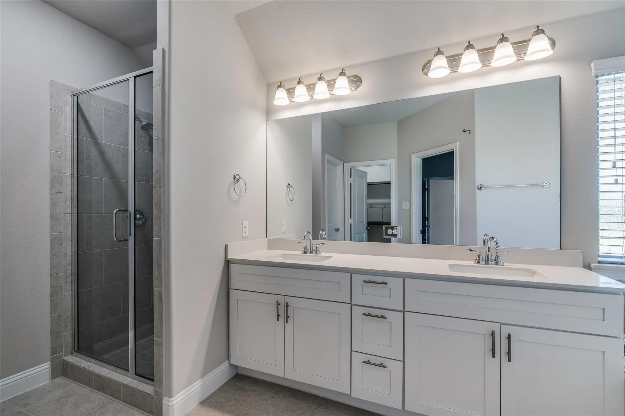 Townhouse For Rent in Collin County , 4533 Titus Circle, Plano, Texas 75024, 3 Bedroom, 3 Bathroom, 2 Garage spaces, 1,979 Sqft, built in 2018, mls#21390640, Real Estate Agent in Plano, Homes For Rent in Collin county, Homes For Rent in Plano, Realtor in Plano Texas, Real Estate Brokerage Independent Realty Texas, Luminita Cordes Realtor