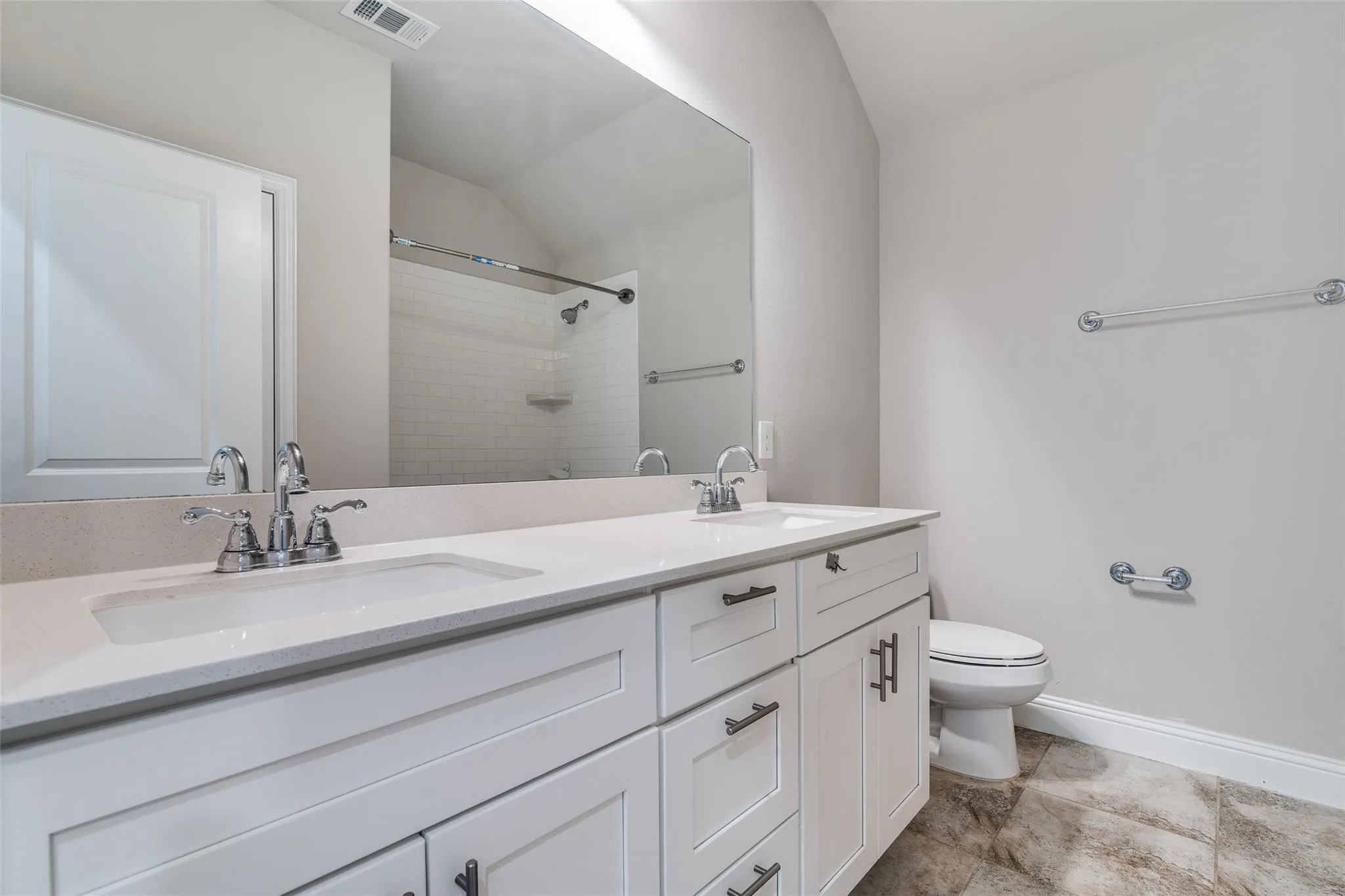 Townhouse For Rent in Collin County , 4533 Titus Circle, Plano, Texas 75024, 3 Bedroom, 3 Bathroom, 2 Garage spaces, 1,979 Sqft, built in 2018, mls#21390640, Real Estate Agent in Plano, Homes For Rent in Collin county, Homes For Rent in Plano, Realtor in Plano Texas, Real Estate Brokerage Independent Realty Texas, Luminita Cordes Realtor