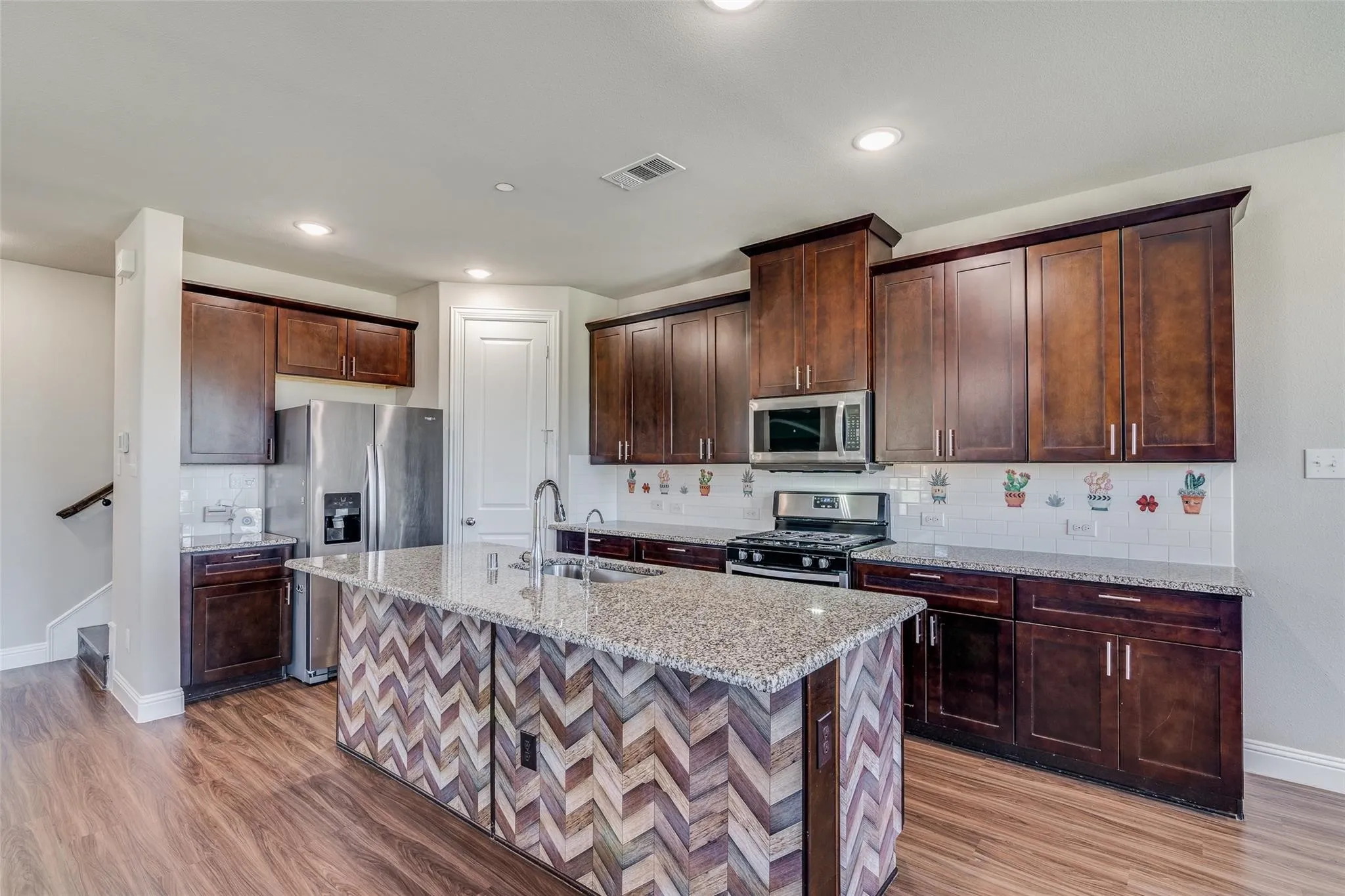 Townhouse For Rent in Collin County , 4533 Titus Circle, Plano, Texas 75024, 3 Bedroom, 3 Bathroom, 2 Garage spaces, 1,979 Sqft, built in 2018, mls#21390640, Real Estate Agent in Plano, Homes For Rent in Collin county, Homes For Rent in Plano, Realtor in Plano Texas, Real Estate Brokerage Independent Realty Texas, Luminita Cordes Realtor