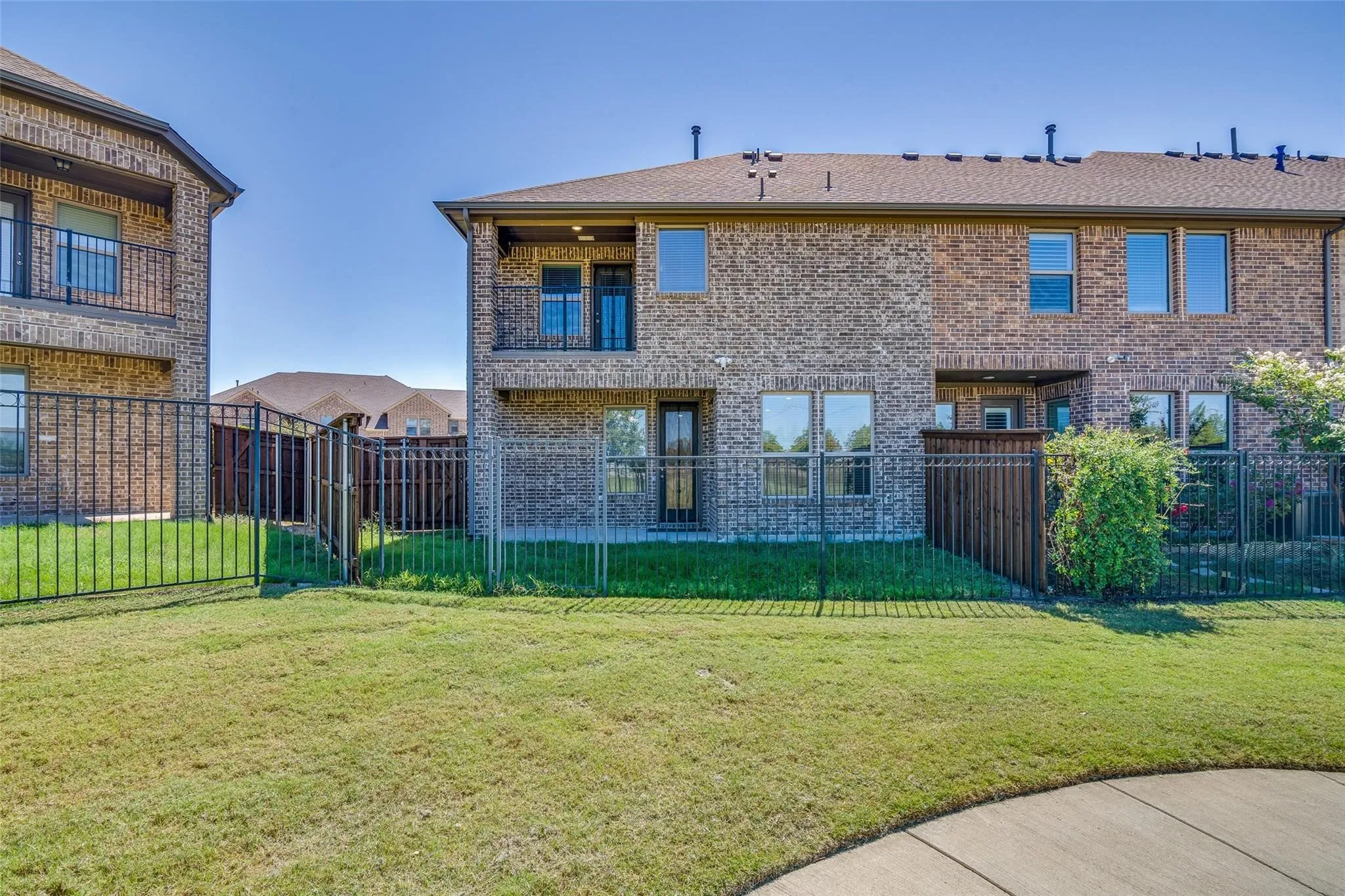 Townhouse For Rent in Collin County , 4533 Titus Circle, Plano, Texas 75024, 3 Bedroom, 3 Bathroom, 2 Garage spaces, 1,979 Sqft, built in 2018, mls#21390640, Real Estate Agent in Plano, Homes For Rent in Collin county, Homes For Rent in Plano, Realtor in Plano Texas, Real Estate Brokerage Independent Realty Texas, Luminita Cordes Realtor