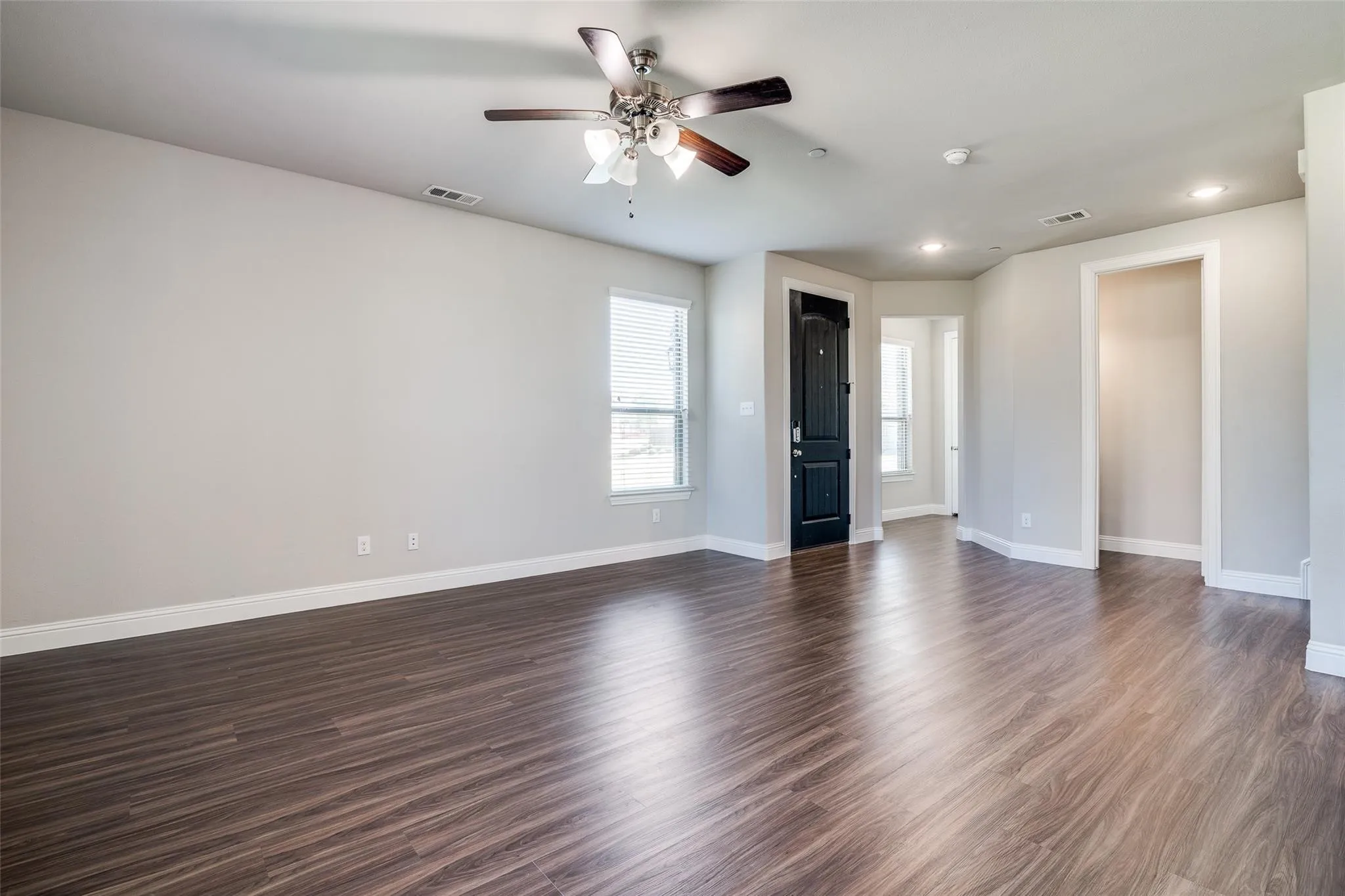 Townhouse For Rent in Collin County , 4533 Titus Circle, Plano, Texas 75024, 3 Bedroom, 3 Bathroom, 2 Garage spaces, 1,979 Sqft, built in 2018, mls#21390640, Real Estate Agent in Plano, Homes For Rent in Collin county, Homes For Rent in Plano, Realtor in Plano Texas, Real Estate Brokerage Independent Realty Texas, Luminita Cordes Realtor