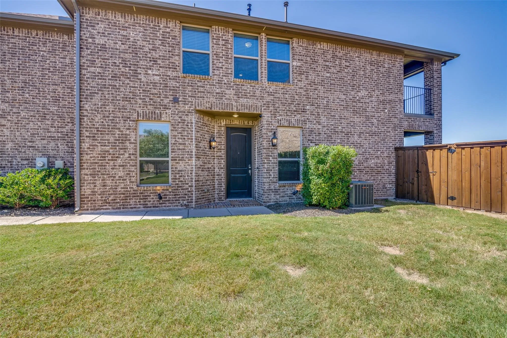Townhouse For Rent in Collin County , 4533 Titus Circle, Plano, Texas 75024, 3 Bedroom, 3 Bathroom, 2 Garage spaces, 1,979 Sqft, built in 2018, mls#21390640, Real Estate Agent in Plano, Homes For Rent in Collin county, Homes For Rent in Plano, Realtor in Plano Texas, Real Estate Brokerage Independent Realty Texas, Luminita Cordes Realtor