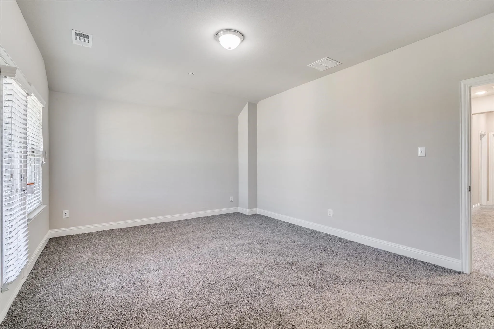 Townhouse For Rent in Collin County , 4533 Titus Circle, Plano, Texas 75024, 3 Bedroom, 3 Bathroom, 2 Garage spaces, 1,979 Sqft, built in 2018, mls#21390640, Real Estate Agent in Plano, Homes For Rent in Collin county, Homes For Rent in Plano, Realtor in Plano Texas, Real Estate Brokerage Independent Realty Texas, Luminita Cordes Realtor