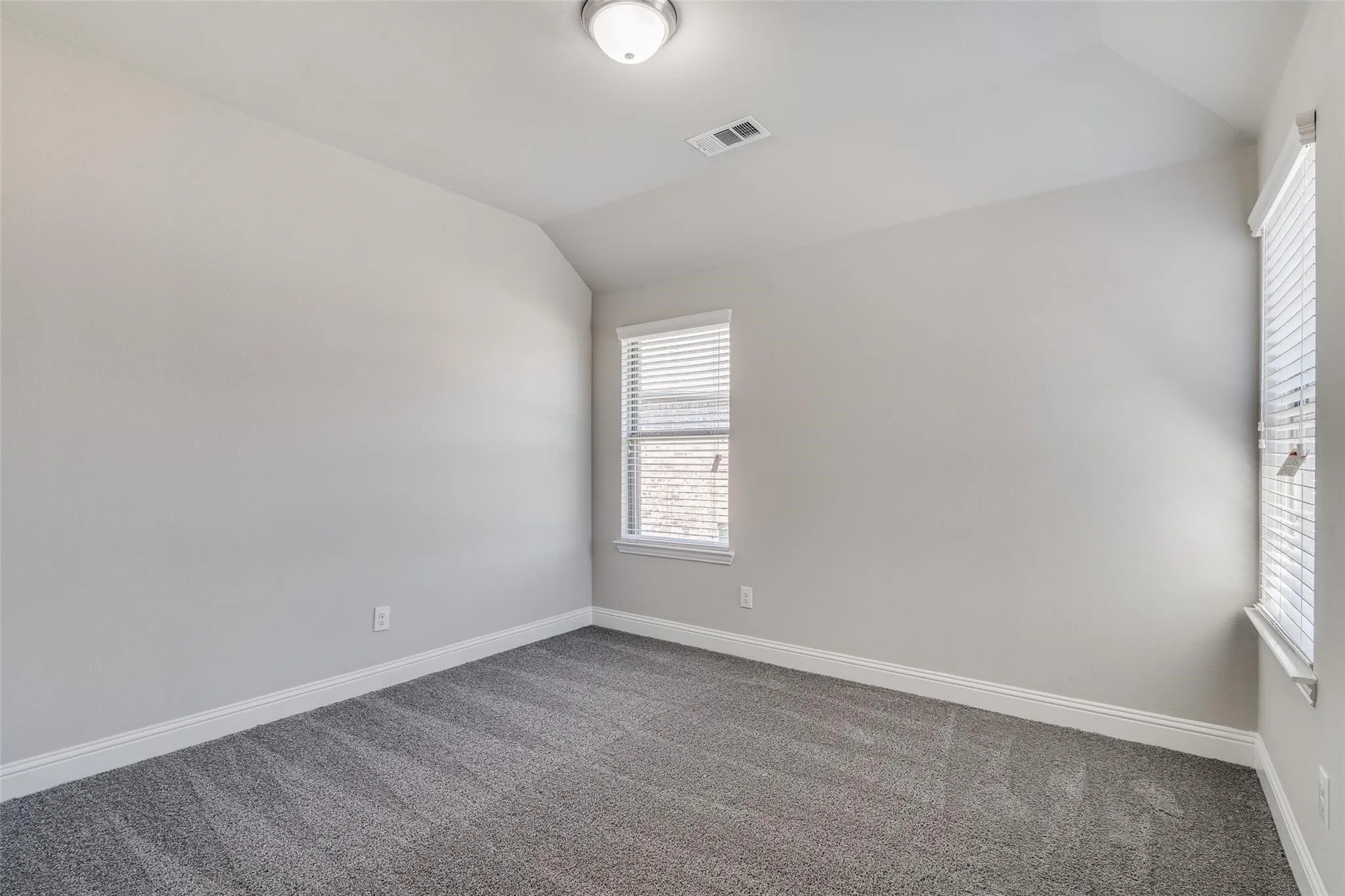 Townhouse For Rent in Collin County , 4533 Titus Circle, Plano, Texas 75024, 3 Bedroom, 3 Bathroom, 2 Garage spaces, 1,979 Sqft, built in 2018, mls#21390640, Real Estate Agent in Plano, Homes For Rent in Collin county, Homes For Rent in Plano, Realtor in Plano Texas, Real Estate Brokerage Independent Realty Texas, Luminita Cordes Realtor