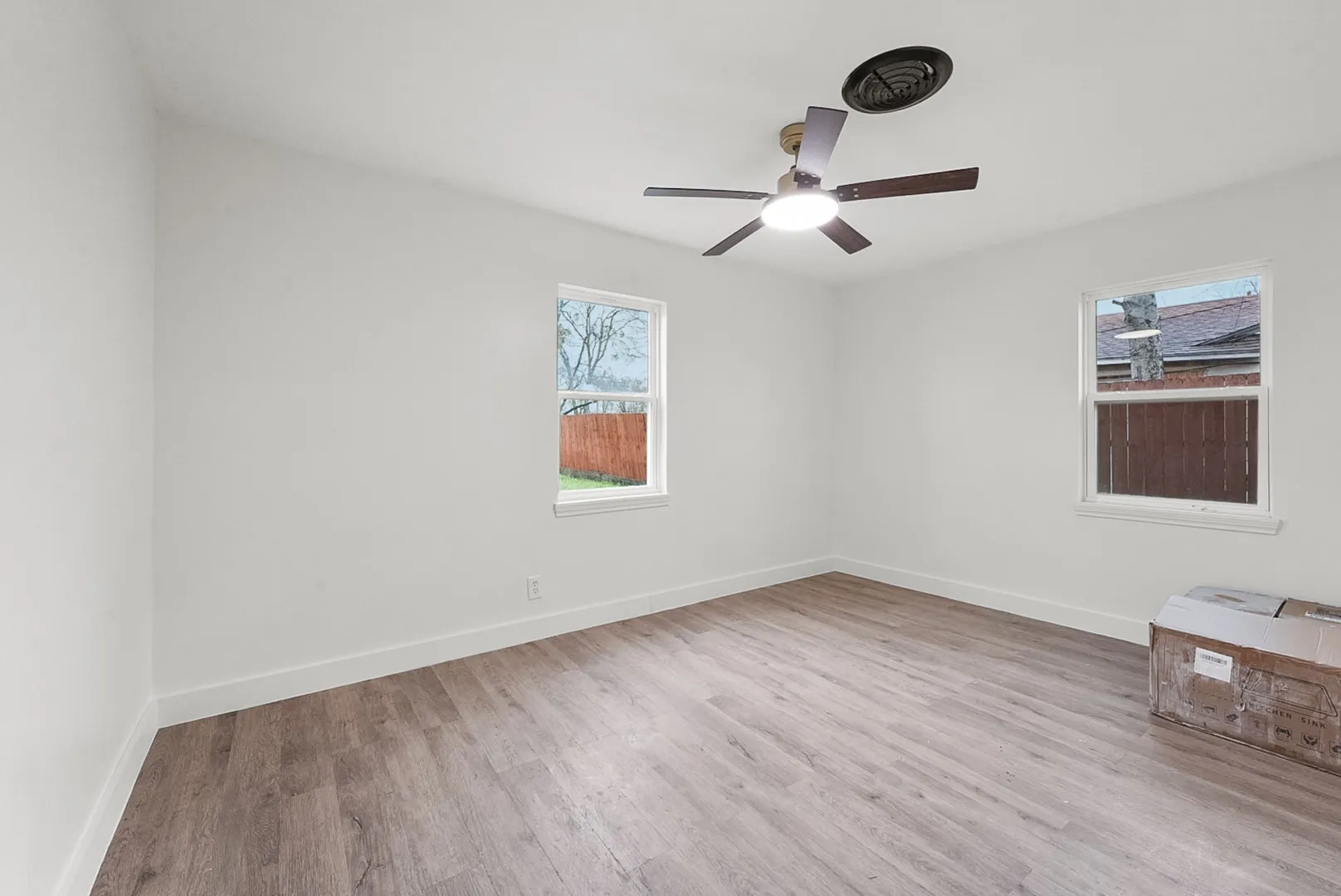 Single Family Residence For Sale in Dallas County , 2655 Larry Drive, Dallas, Texas 75228, 4 Bedroom, 2 Bathroom, 1 Garage spaces, 1,166 Sqft, built in 1954, mls#21390648, Real Estate Agent in Dallas, Homes For Sale in Dallas county, Homes For Sale in Dallas, Realtor in Dallas Texas, Real Estate Brokerage Independent Realty Texas, Luminita Cordes Realtor