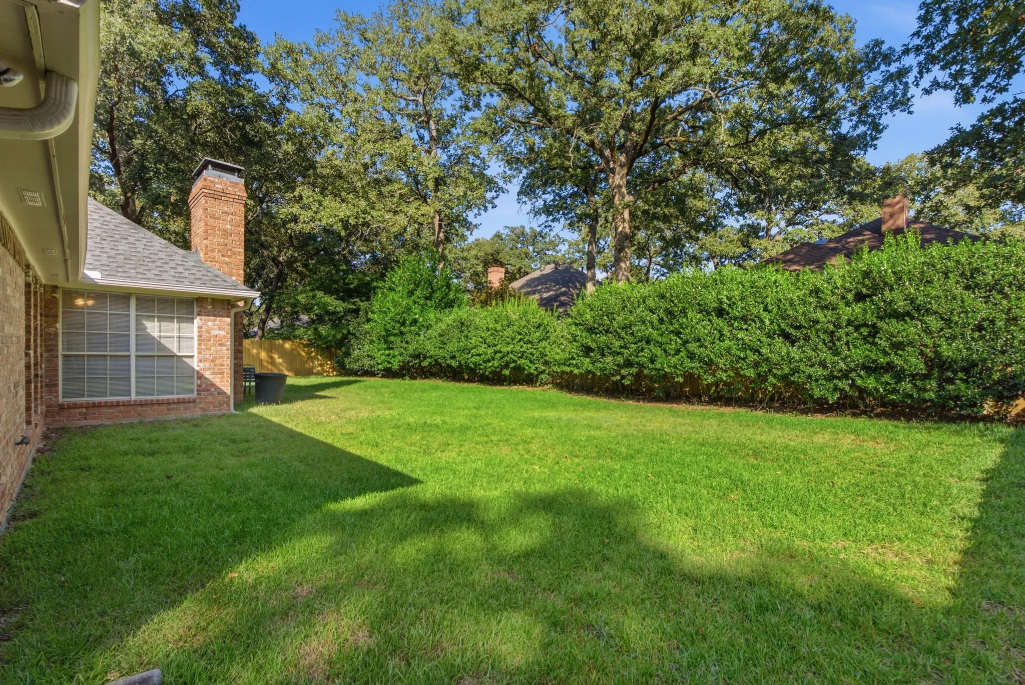 Single Family Residence For Sale in Smith County , 3309 Storey Lake Drive, Tyler, Texas 75707, 3 Bedroom, 2 Bathroom, 2 Garage spaces, 1,995 Sqft, built in 1993, mls#21390391, Real Estate Agent in Tyler, Homes For Sale in Smith county, Homes For Sale in Tyler, Realtor in Tyler Texas, Real Estate Brokerage Independent Realty Texas, Luminita Cordes Realtor