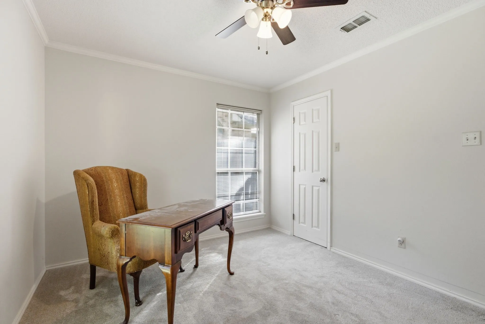 Single Family Residence For Sale in Smith County , 3309 Storey Lake Drive, Tyler, Texas 75707, 3 Bedroom, 2 Bathroom, 2 Garage spaces, 1,995 Sqft, built in 1993, mls#21390391, Real Estate Agent in Tyler, Homes For Sale in Smith county, Homes For Sale in Tyler, Realtor in Tyler Texas, Real Estate Brokerage Independent Realty Texas, Luminita Cordes Realtor