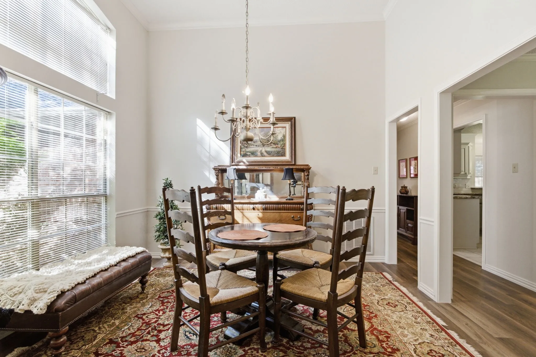 Single Family Residence For Sale in Smith County , 3309 Storey Lake Drive, Tyler, Texas 75707, 3 Bedroom, 2 Bathroom, 2 Garage spaces, 1,995 Sqft, built in 1993, mls#21390391, Real Estate Agent in Tyler, Homes For Sale in Smith county, Homes For Sale in Tyler, Realtor in Tyler Texas, Real Estate Brokerage Independent Realty Texas, Luminita Cordes Realtor