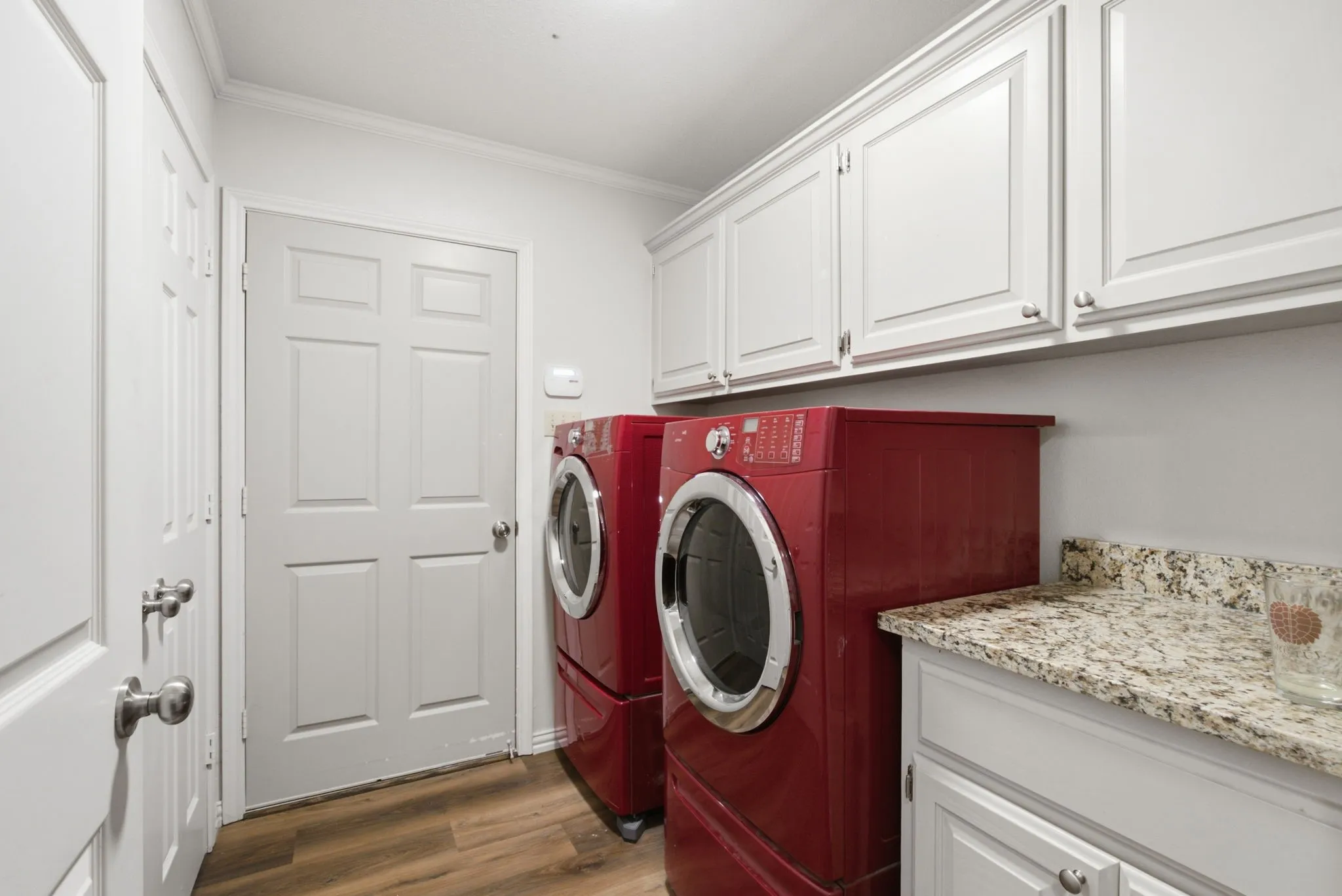 Single Family Residence For Sale in Smith County , 3309 Storey Lake Drive, Tyler, Texas 75707, 3 Bedroom, 2 Bathroom, 2 Garage spaces, 1,995 Sqft, built in 1993, mls#21390391, Real Estate Agent in Tyler, Homes For Sale in Smith county, Homes For Sale in Tyler, Realtor in Tyler Texas, Real Estate Brokerage Independent Realty Texas, Luminita Cordes Realtor