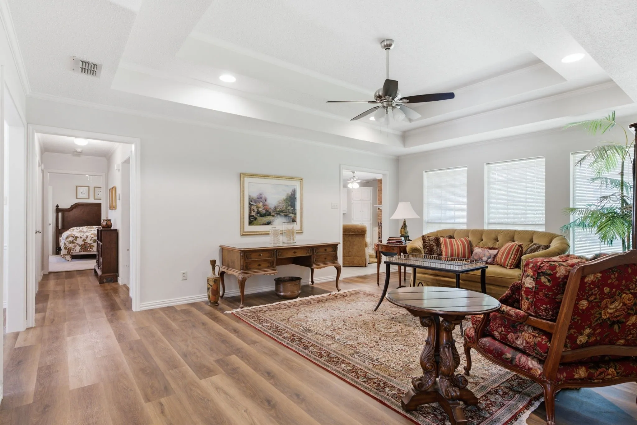 Single Family Residence For Sale in Smith County , 3309 Storey Lake Drive, Tyler, Texas 75707, 3 Bedroom, 2 Bathroom, 2 Garage spaces, 1,995 Sqft, built in 1993, mls#21390391, Real Estate Agent in Tyler, Homes For Sale in Smith county, Homes For Sale in Tyler, Realtor in Tyler Texas, Real Estate Brokerage Independent Realty Texas, Luminita Cordes Realtor