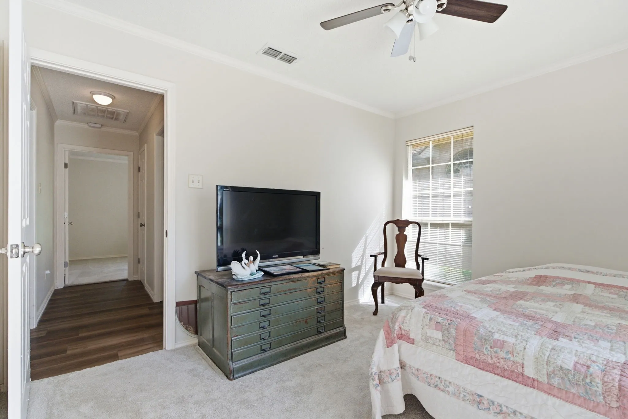 Single Family Residence For Sale in Smith County , 3309 Storey Lake Drive, Tyler, Texas 75707, 3 Bedroom, 2 Bathroom, 2 Garage spaces, 1,995 Sqft, built in 1993, mls#21390391, Real Estate Agent in Tyler, Homes For Sale in Smith county, Homes For Sale in Tyler, Realtor in Tyler Texas, Real Estate Brokerage Independent Realty Texas, Luminita Cordes Realtor
