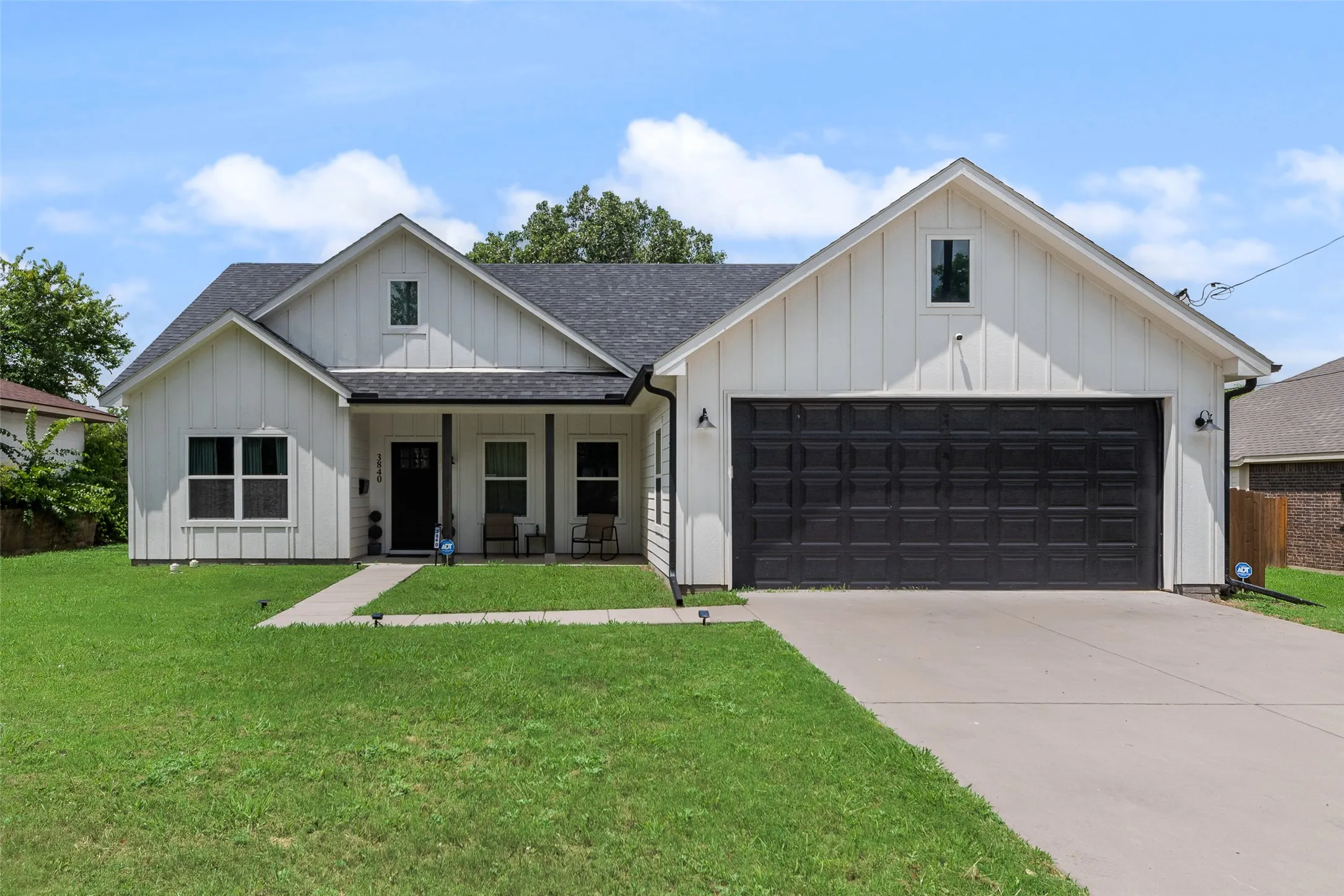 Single Family Residence For Rent in Hunt County , 3840 Mcdougal Street, Greenville, Texas 75401, 3 Bedroom, 2 Bathroom, 2 Garage spaces, 1,458 Sqft, built in 2021, mls#21390638, Real Estate Agent in Greenville, Homes For Rent in Hunt county, Homes For Rent in Greenville, Realtor in Greenville Texas, Real Estate Brokerage Independent Realty Texas, Luminita Cordes Realtor