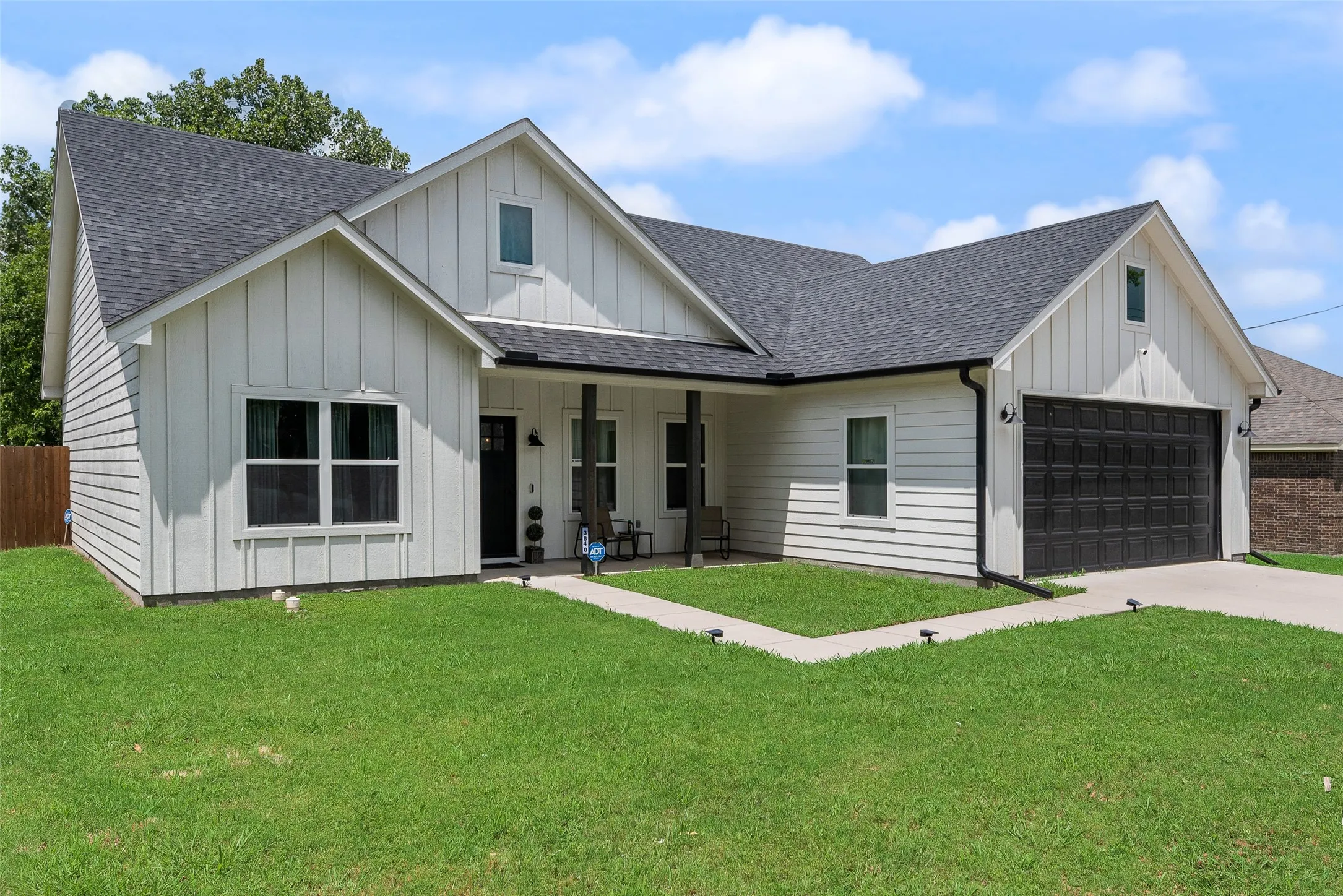 Single Family Residence For Rent in Hunt County , 3840 Mcdougal Street, Greenville, Texas 75401, 3 Bedroom, 2 Bathroom, 2 Garage spaces, 1,458 Sqft, built in 2021, mls#21390638, Real Estate Agent in Greenville, Homes For Rent in Hunt county, Homes For Rent in Greenville, Realtor in Greenville Texas, Real Estate Brokerage Independent Realty Texas, Luminita Cordes Realtor