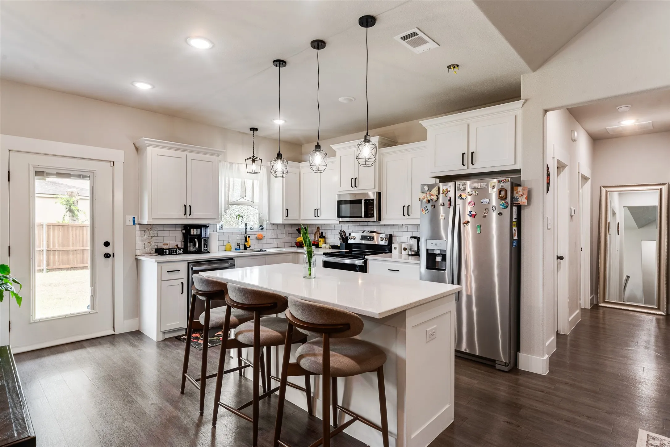 Single Family Residence For Rent in Hunt County , 3840 Mcdougal Street, Greenville, Texas 75401, 3 Bedroom, 2 Bathroom, 2 Garage spaces, 1,458 Sqft, built in 2021, mls#21390638, Real Estate Agent in Greenville, Homes For Rent in Hunt county, Homes For Rent in Greenville, Realtor in Greenville Texas, Real Estate Brokerage Independent Realty Texas, Luminita Cordes Realtor