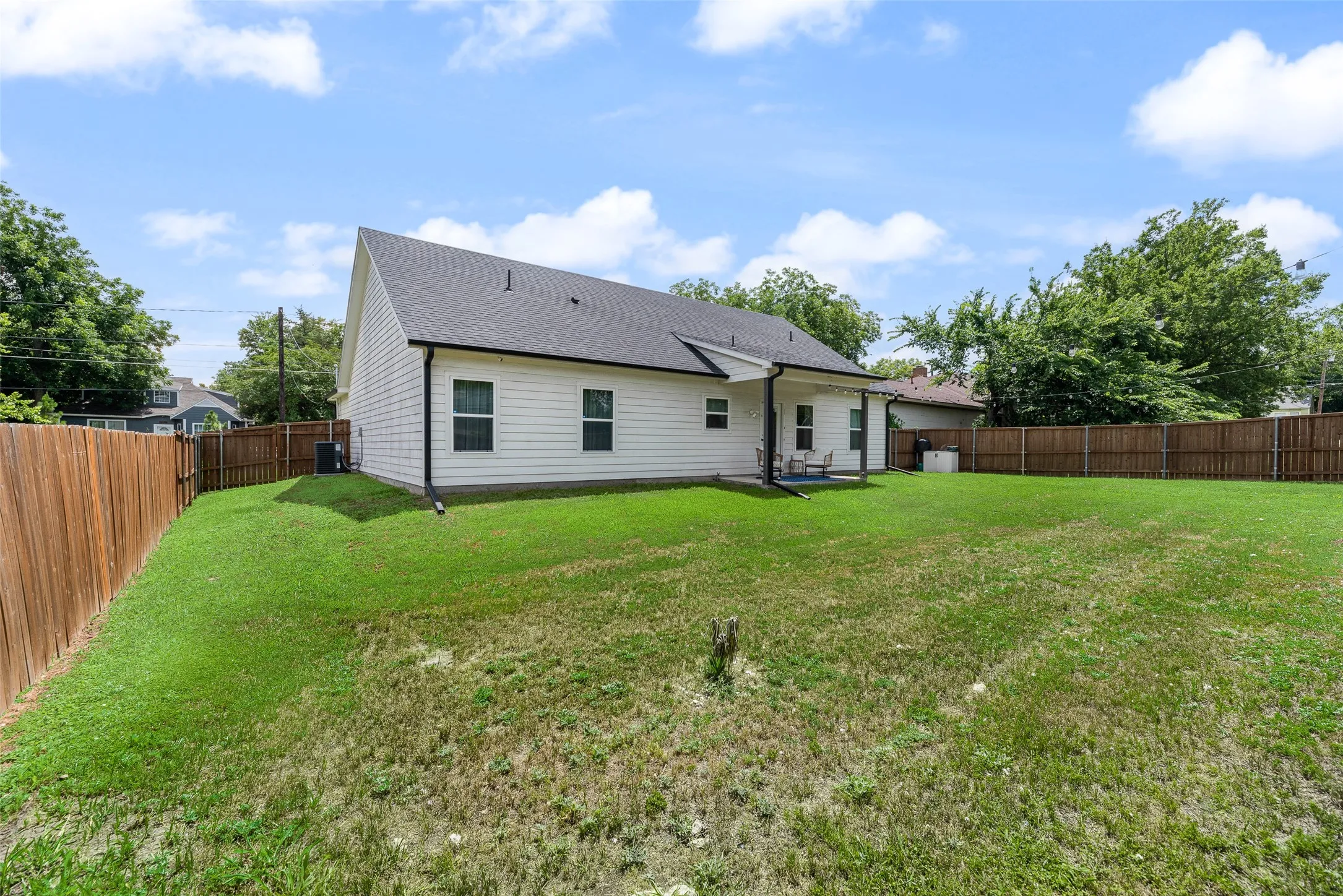Single Family Residence For Rent in Hunt County , 3840 Mcdougal Street, Greenville, Texas 75401, 3 Bedroom, 2 Bathroom, 2 Garage spaces, 1,458 Sqft, built in 2021, mls#21390638, Real Estate Agent in Greenville, Homes For Rent in Hunt county, Homes For Rent in Greenville, Realtor in Greenville Texas, Real Estate Brokerage Independent Realty Texas, Luminita Cordes Realtor