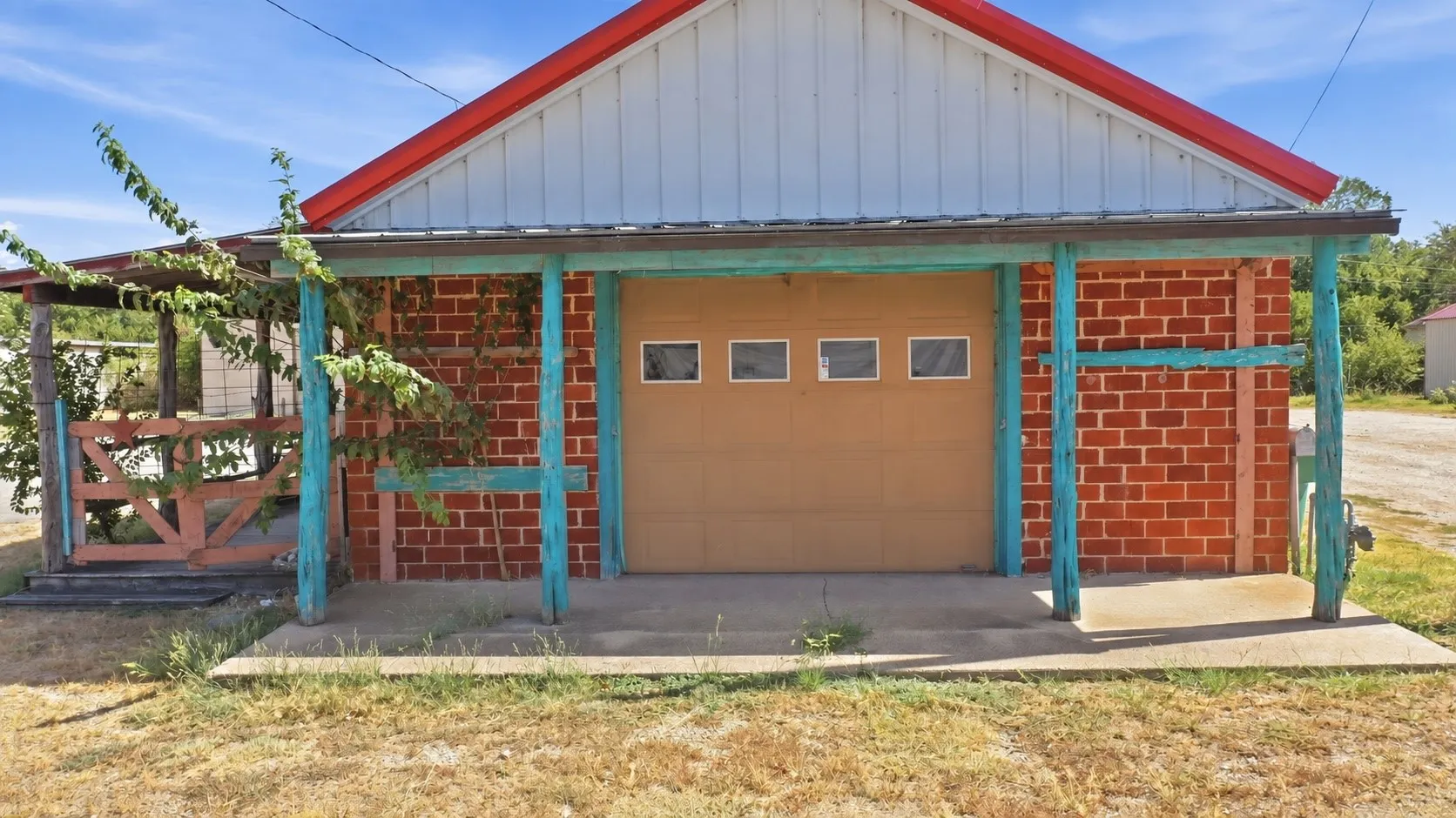 Retail For Sale in Erath County , 658 E Washington Street, Stephenville, Texas 76401, 0, 0, Garage spaces, 0 Sqft, built in 1970, mls#21388348, Real Estate Agent in Stephenville, Homes For Sale in Erath county, Homes For Sale in Stephenville, Realtor in Stephenville Texas, Real Estate Brokerage Independent Realty Texas, Luminita Cordes Realtor