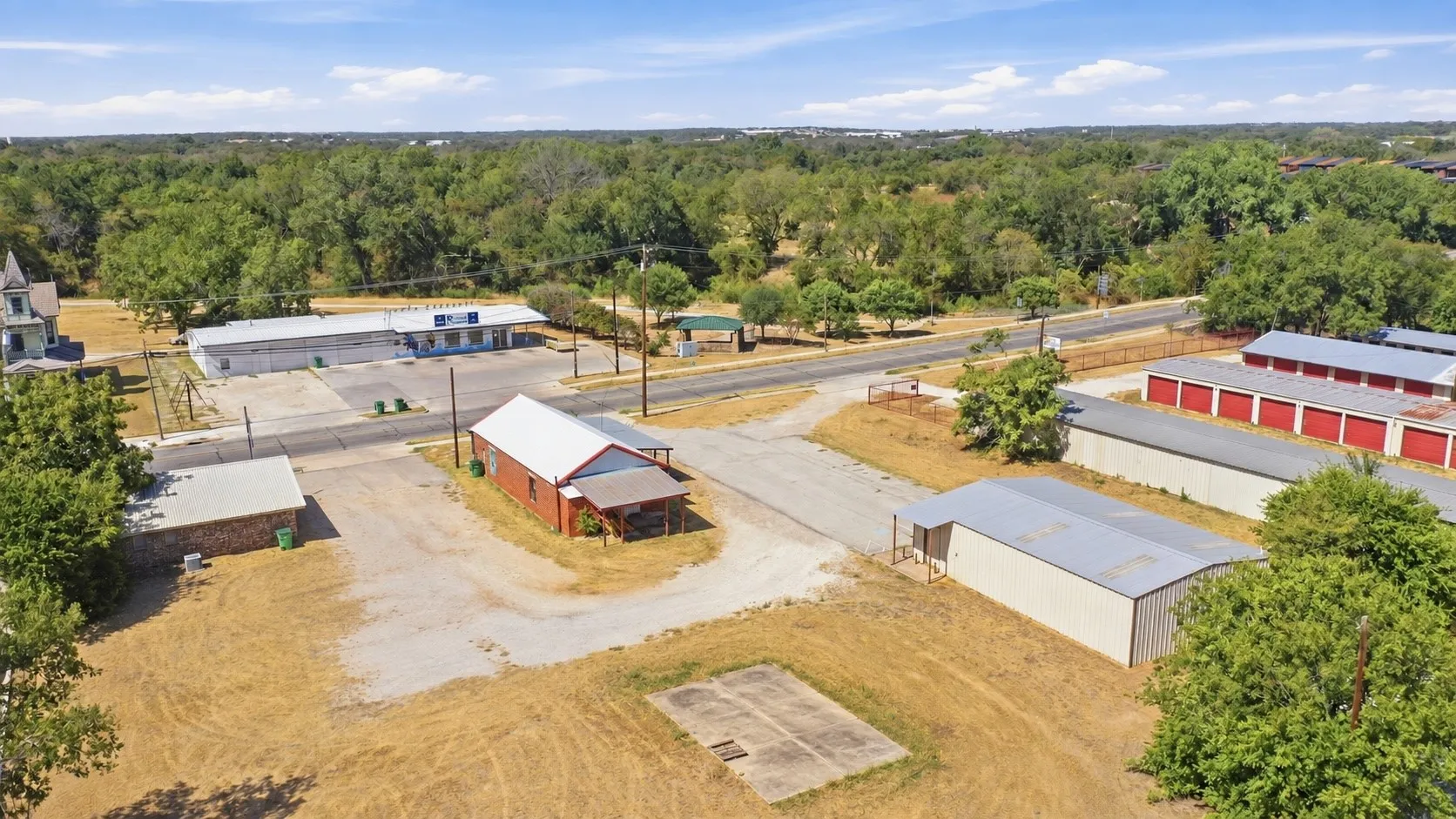 Retail For Sale in Erath County , 658 E Washington Street, Stephenville, Texas 76401, 0, 0, Garage spaces, 0 Sqft, built in 1970, mls#21388348, Real Estate Agent in Stephenville, Homes For Sale in Erath county, Homes For Sale in Stephenville, Realtor in Stephenville Texas, Real Estate Brokerage Independent Realty Texas, Luminita Cordes Realtor