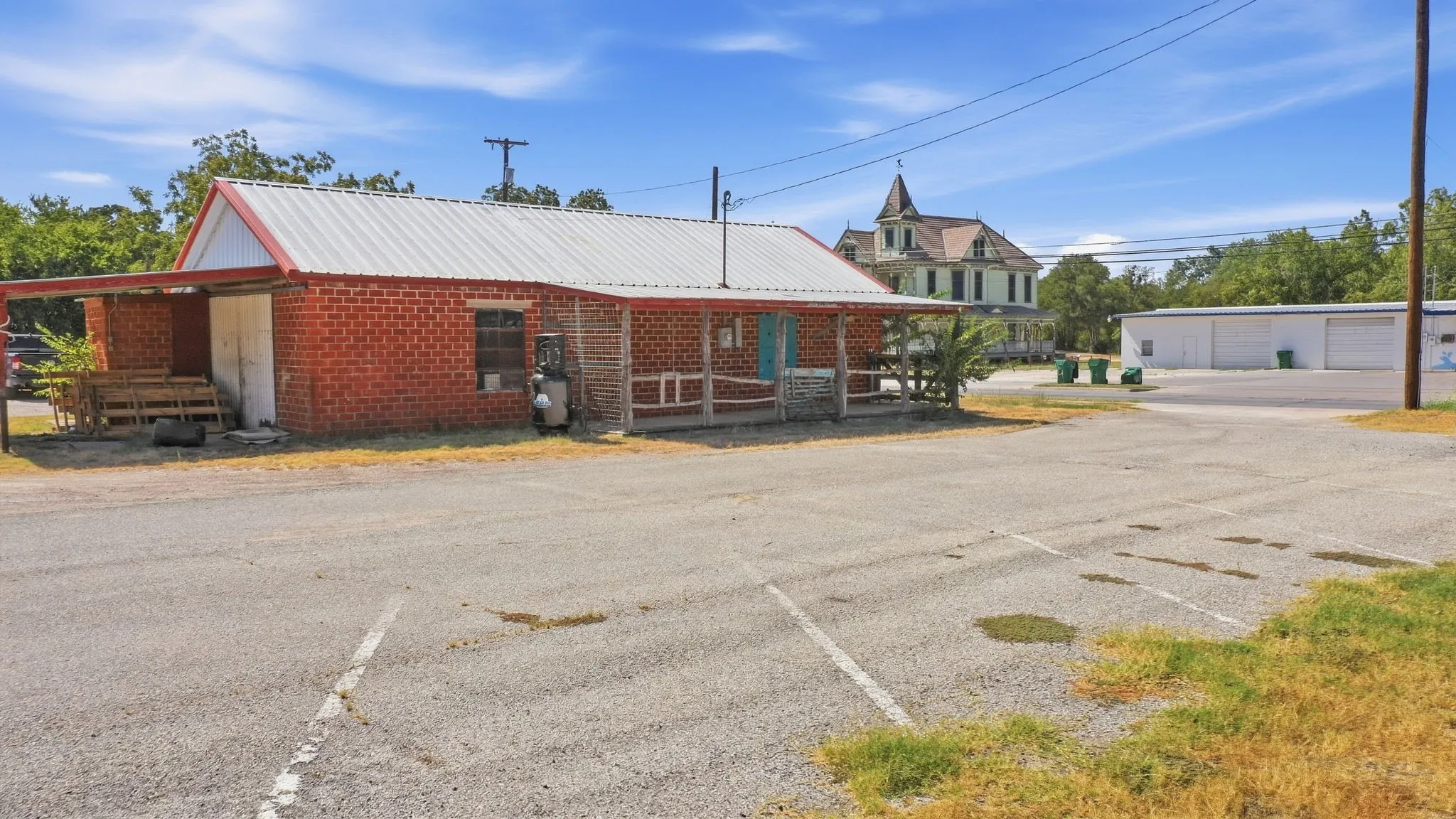 Retail For Sale in Erath County , 658 E Washington Street, Stephenville, Texas 76401, 0, 0, Garage spaces, 0 Sqft, built in 1970, mls#21388348, Real Estate Agent in Stephenville, Homes For Sale in Erath county, Homes For Sale in Stephenville, Realtor in Stephenville Texas, Real Estate Brokerage Independent Realty Texas, Luminita Cordes Realtor