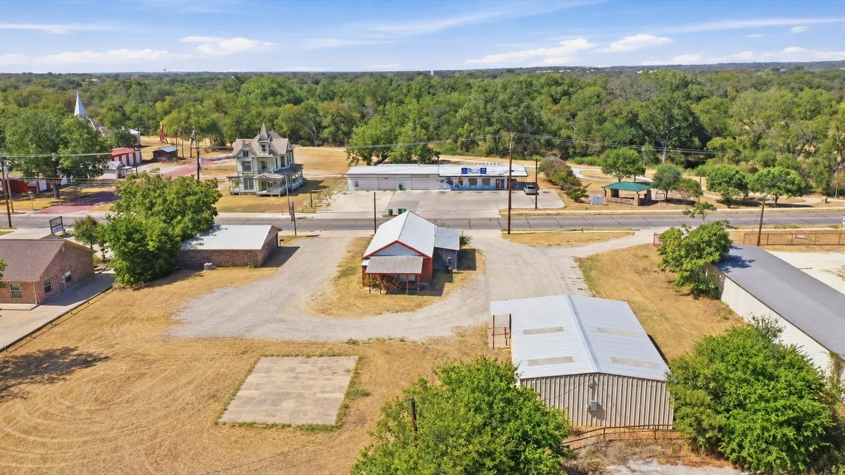 Retail For Sale in Erath County , 658 E Washington Street, Stephenville, Texas 76401, 0, 0, Garage spaces, 0 Sqft, built in 1970, mls#21388348, Real Estate Agent in Stephenville, Homes For Sale in Erath county, Homes For Sale in Stephenville, Realtor in Stephenville Texas, Real Estate Brokerage Independent Realty Texas, Luminita Cordes Realtor