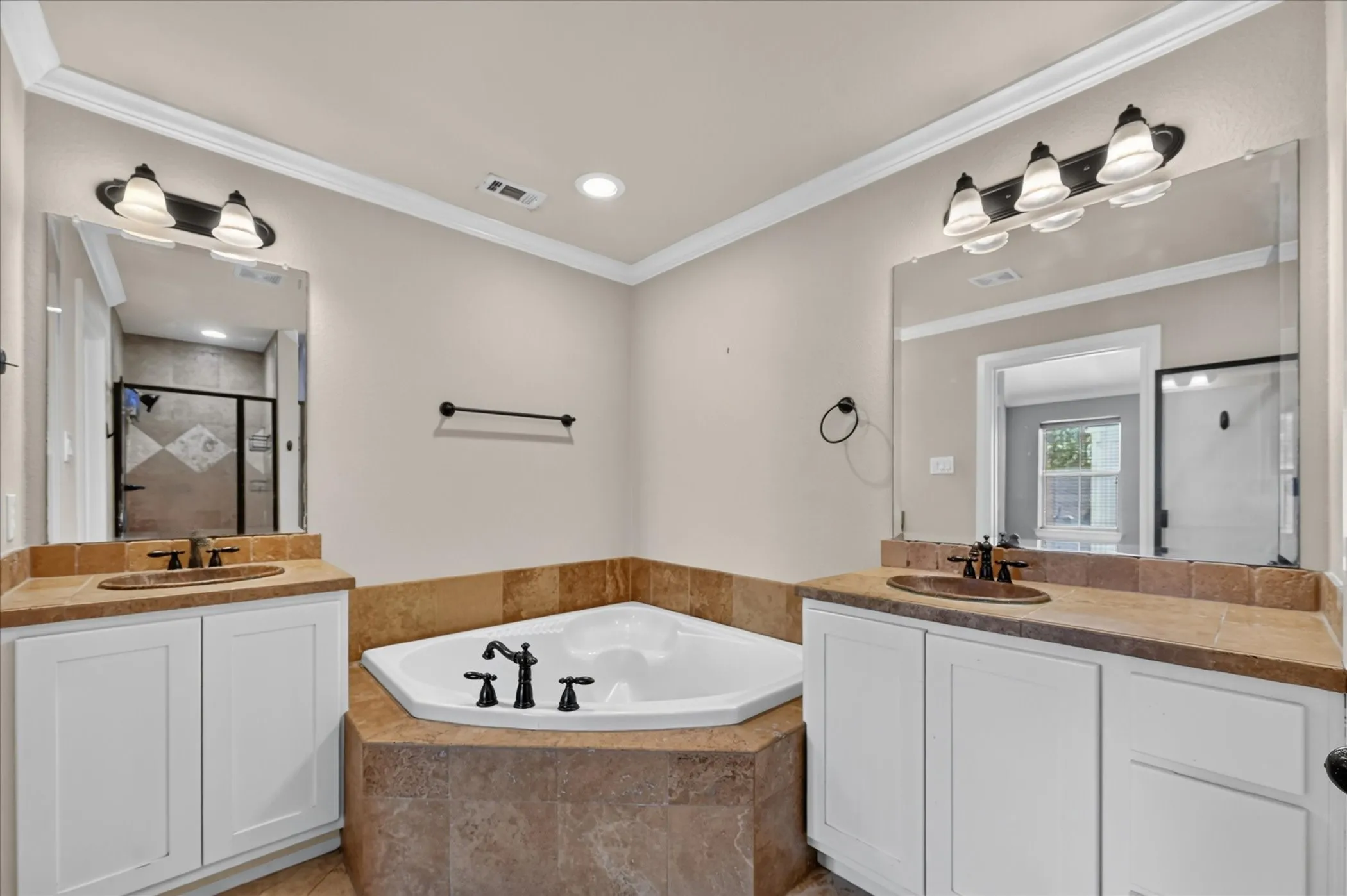 Townhouse For Sale in Dallas County , 3036 Carmel Street, Dallas, Texas 75204, 3 Bedroom, 4 Bathroom, 2 Garage spaces, 1,947 Sqft, built in 2005, mls#21388254, Real Estate Agent in Dallas, Homes For Sale in Dallas county, Homes For Sale in Dallas, Realtor in Dallas Texas, Real Estate Brokerage Independent Realty Texas, Luminita Cordes Realtor