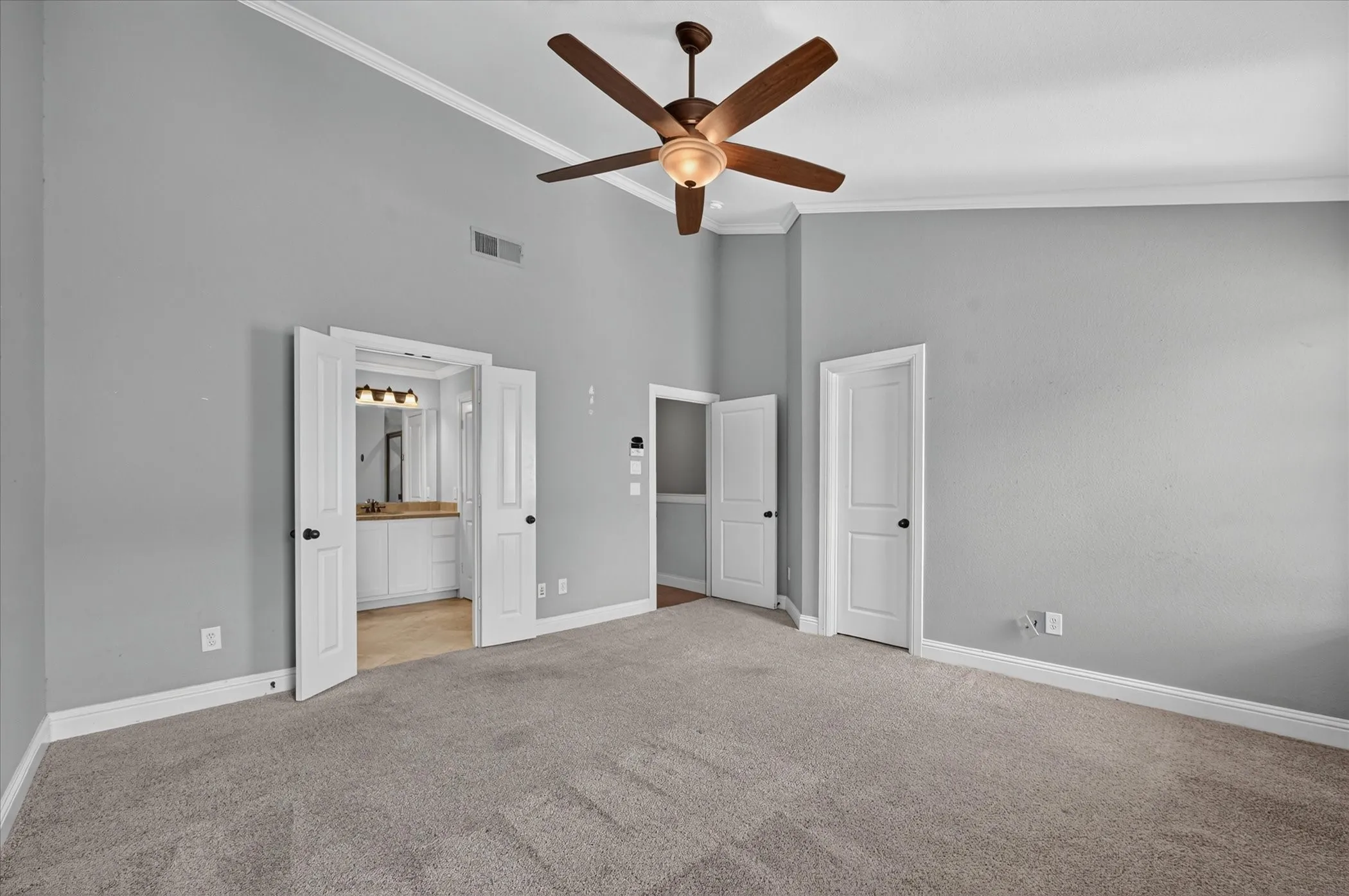 Townhouse For Sale in Dallas County , 3036 Carmel Street, Dallas, Texas 75204, 3 Bedroom, 4 Bathroom, 2 Garage spaces, 1,947 Sqft, built in 2005, mls#21388254, Real Estate Agent in Dallas, Homes For Sale in Dallas county, Homes For Sale in Dallas, Realtor in Dallas Texas, Real Estate Brokerage Independent Realty Texas, Luminita Cordes Realtor