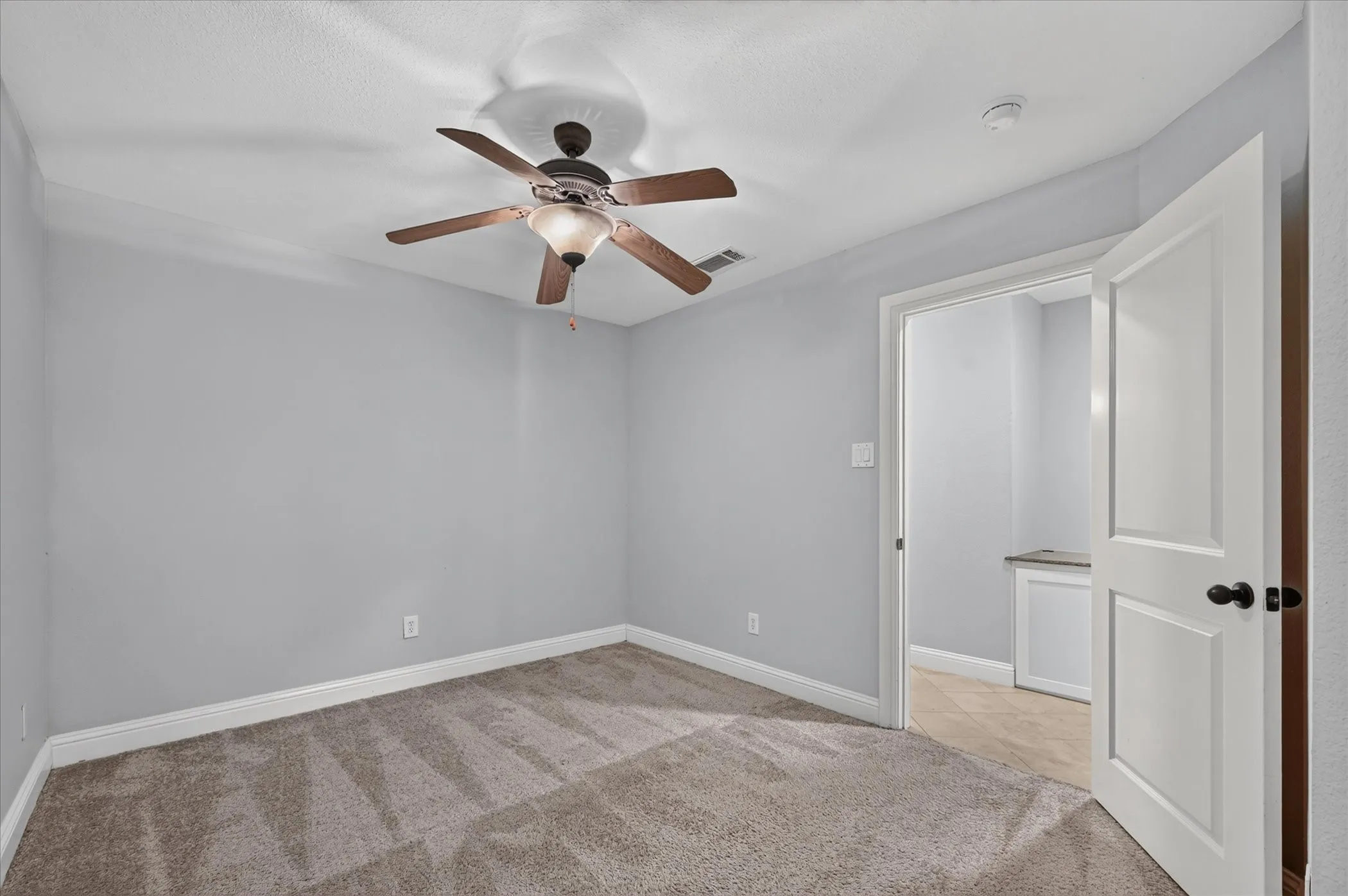 Townhouse For Sale in Dallas County , 3036 Carmel Street, Dallas, Texas 75204, 3 Bedroom, 4 Bathroom, 2 Garage spaces, 1,947 Sqft, built in 2005, mls#21388254, Real Estate Agent in Dallas, Homes For Sale in Dallas county, Homes For Sale in Dallas, Realtor in Dallas Texas, Real Estate Brokerage Independent Realty Texas, Luminita Cordes Realtor