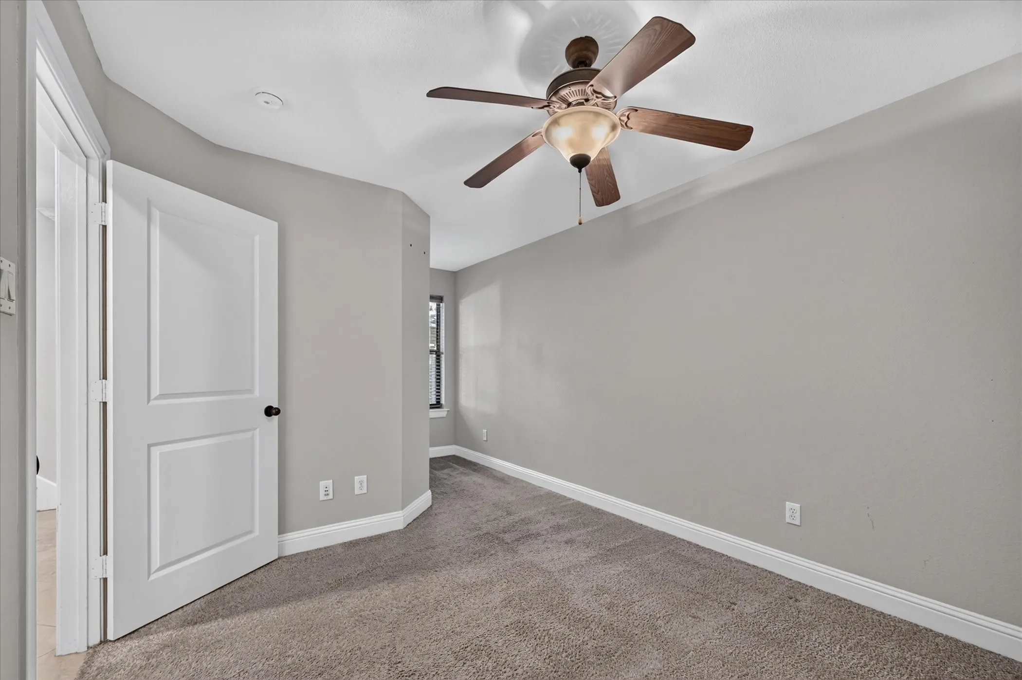 Townhouse For Sale in Dallas County , 3036 Carmel Street, Dallas, Texas 75204, 3 Bedroom, 4 Bathroom, 2 Garage spaces, 1,947 Sqft, built in 2005, mls#21388254, Real Estate Agent in Dallas, Homes For Sale in Dallas county, Homes For Sale in Dallas, Realtor in Dallas Texas, Real Estate Brokerage Independent Realty Texas, Luminita Cordes Realtor