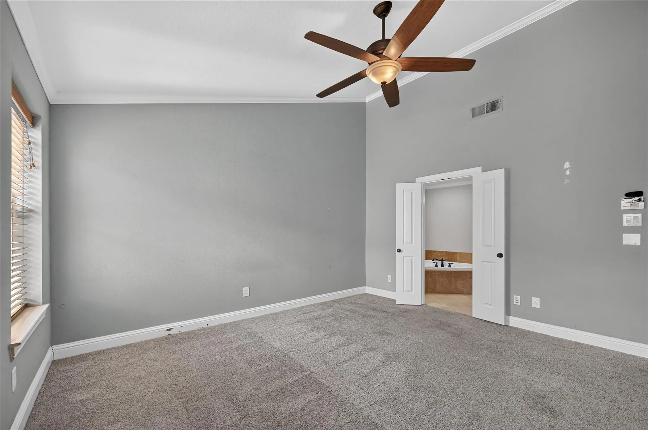 Townhouse For Sale in Dallas County , 3036 Carmel Street, Dallas, Texas 75204, 3 Bedroom, 4 Bathroom, 2 Garage spaces, 1,947 Sqft, built in 2005, mls#21388254, Real Estate Agent in Dallas, Homes For Sale in Dallas county, Homes For Sale in Dallas, Realtor in Dallas Texas, Real Estate Brokerage Independent Realty Texas, Luminita Cordes Realtor