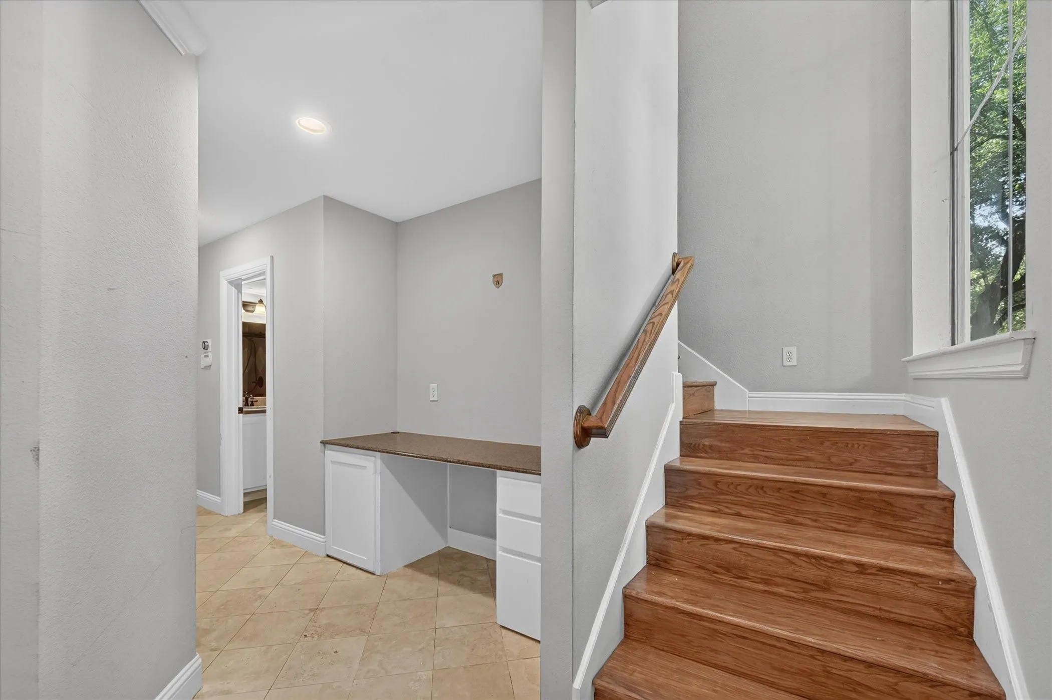 Townhouse For Sale in Dallas County , 3036 Carmel Street, Dallas, Texas 75204, 3 Bedroom, 4 Bathroom, 2 Garage spaces, 1,947 Sqft, built in 2005, mls#21388254, Real Estate Agent in Dallas, Homes For Sale in Dallas county, Homes For Sale in Dallas, Realtor in Dallas Texas, Real Estate Brokerage Independent Realty Texas, Luminita Cordes Realtor