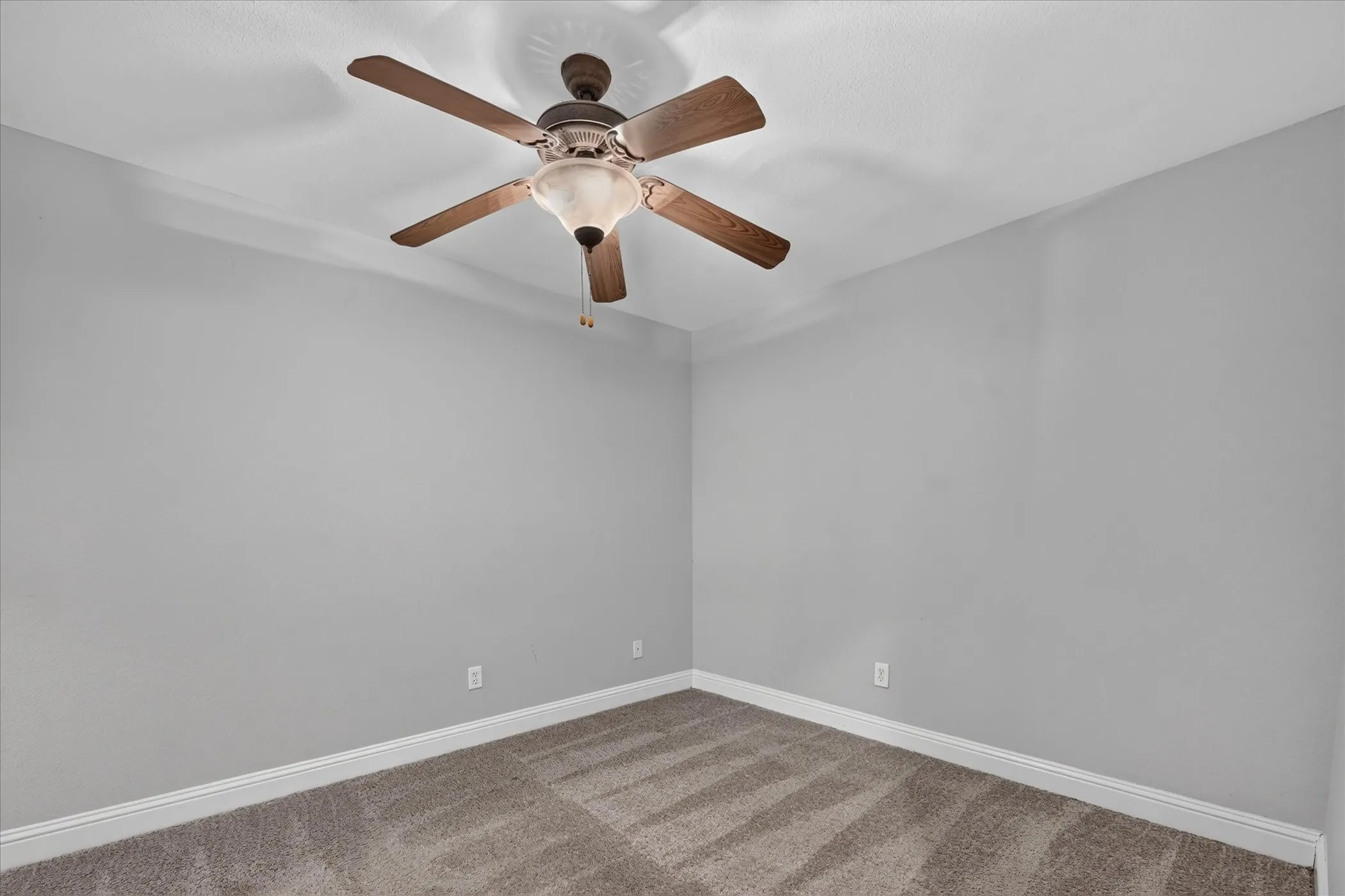 Townhouse For Sale in Dallas County , 3036 Carmel Street, Dallas, Texas 75204, 3 Bedroom, 4 Bathroom, 2 Garage spaces, 1,947 Sqft, built in 2005, mls#21388254, Real Estate Agent in Dallas, Homes For Sale in Dallas county, Homes For Sale in Dallas, Realtor in Dallas Texas, Real Estate Brokerage Independent Realty Texas, Luminita Cordes Realtor