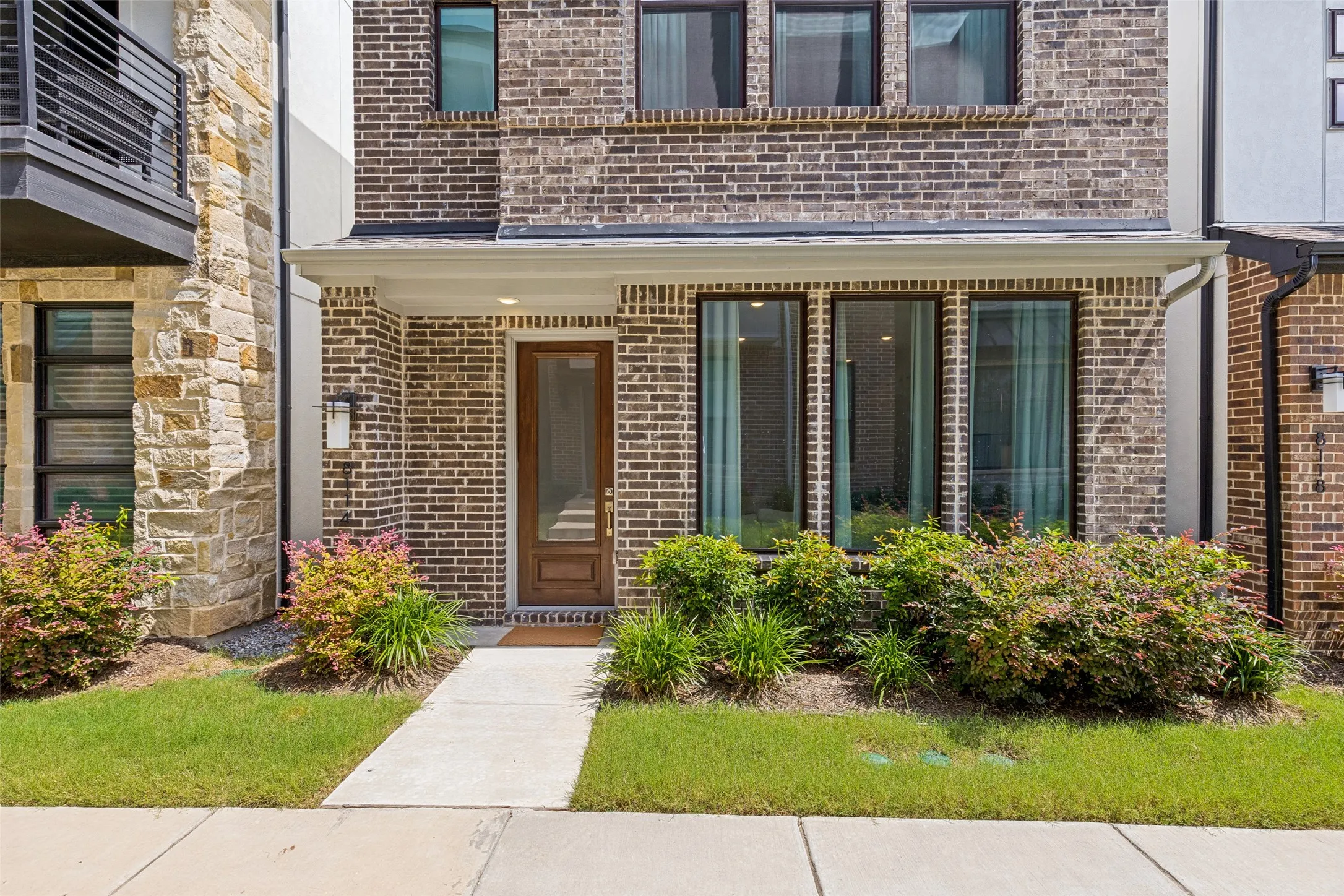 Single Family Residence For Rent in Dallas County , 8114 Fallston Court, Dallas, Texas 75231, 3 Bedroom, 3 Bathroom, 2 Garage spaces, 1,645 Sqft, built in 2022, mls#21390655, Real Estate Agent in Dallas, Homes For Rent in Dallas county, Homes For Rent in Dallas, Realtor in Dallas Texas, Real Estate Brokerage Independent Realty Texas, Luminita Cordes Realtor
