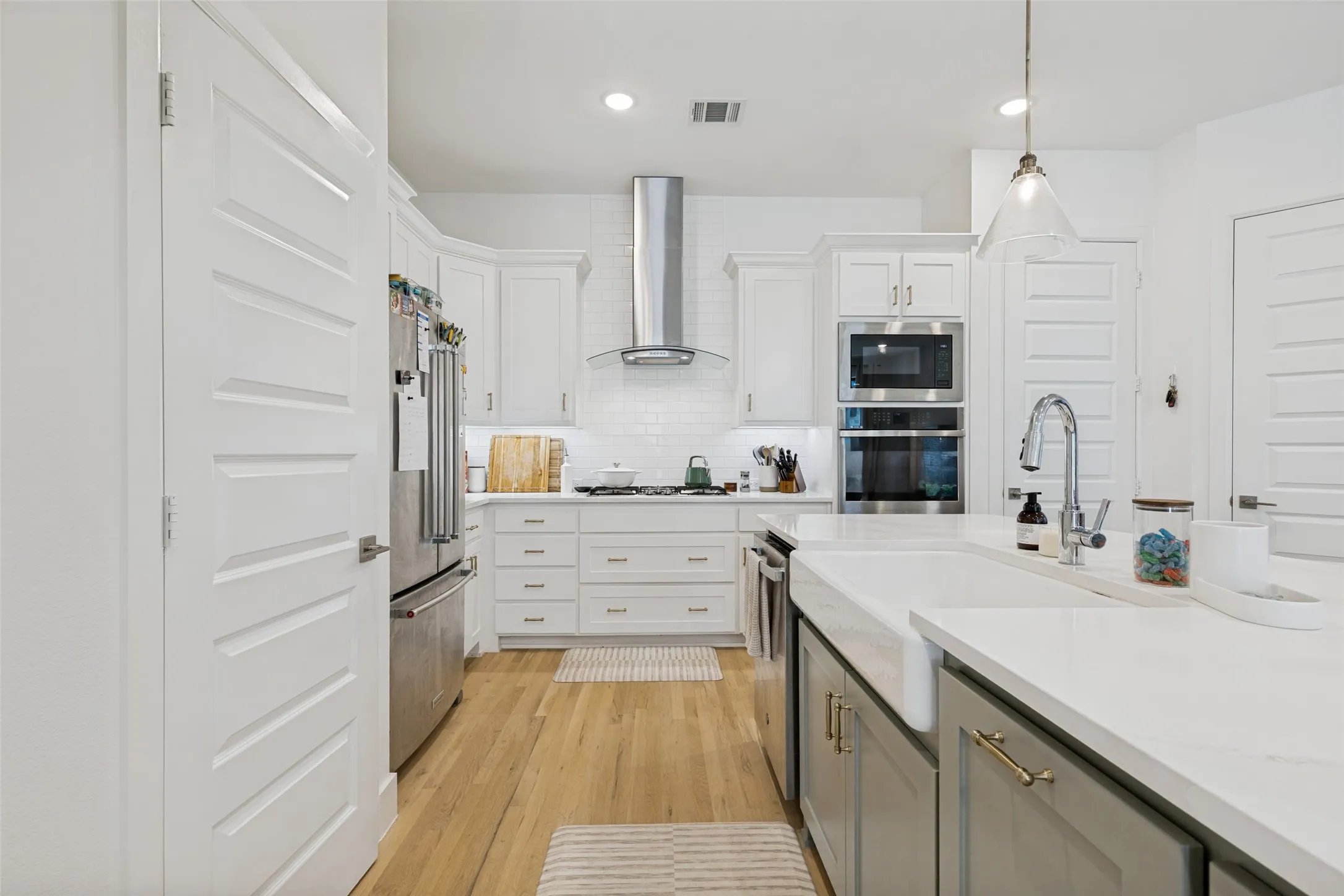 Single Family Residence For Rent in Dallas County , 8114 Fallston Court, Dallas, Texas 75231, 3 Bedroom, 3 Bathroom, 2 Garage spaces, 1,645 Sqft, built in 2022, mls#21390655, Real Estate Agent in Dallas, Homes For Rent in Dallas county, Homes For Rent in Dallas, Realtor in Dallas Texas, Real Estate Brokerage Independent Realty Texas, Luminita Cordes Realtor