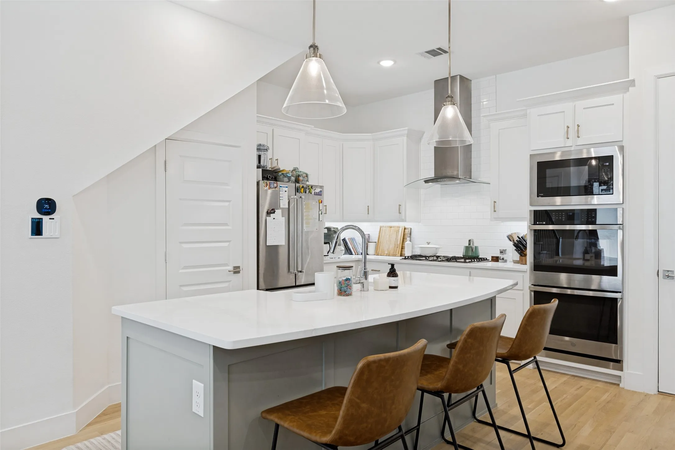 Single Family Residence For Rent in Dallas County , 8114 Fallston Court, Dallas, Texas 75231, 3 Bedroom, 3 Bathroom, 2 Garage spaces, 1,645 Sqft, built in 2022, mls#21390655, Real Estate Agent in Dallas, Homes For Rent in Dallas county, Homes For Rent in Dallas, Realtor in Dallas Texas, Real Estate Brokerage Independent Realty Texas, Luminita Cordes Realtor
