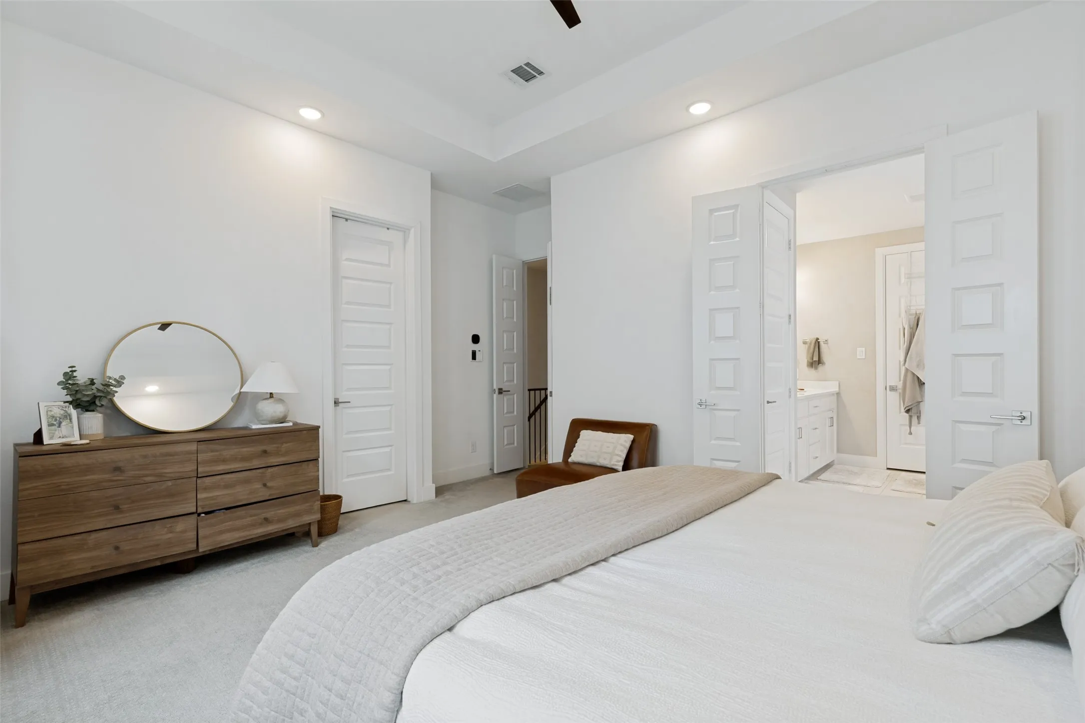 Single Family Residence For Rent in Dallas County , 8114 Fallston Court, Dallas, Texas 75231, 3 Bedroom, 3 Bathroom, 2 Garage spaces, 1,645 Sqft, built in 2022, mls#21390655, Real Estate Agent in Dallas, Homes For Rent in Dallas county, Homes For Rent in Dallas, Realtor in Dallas Texas, Real Estate Brokerage Independent Realty Texas, Luminita Cordes Realtor