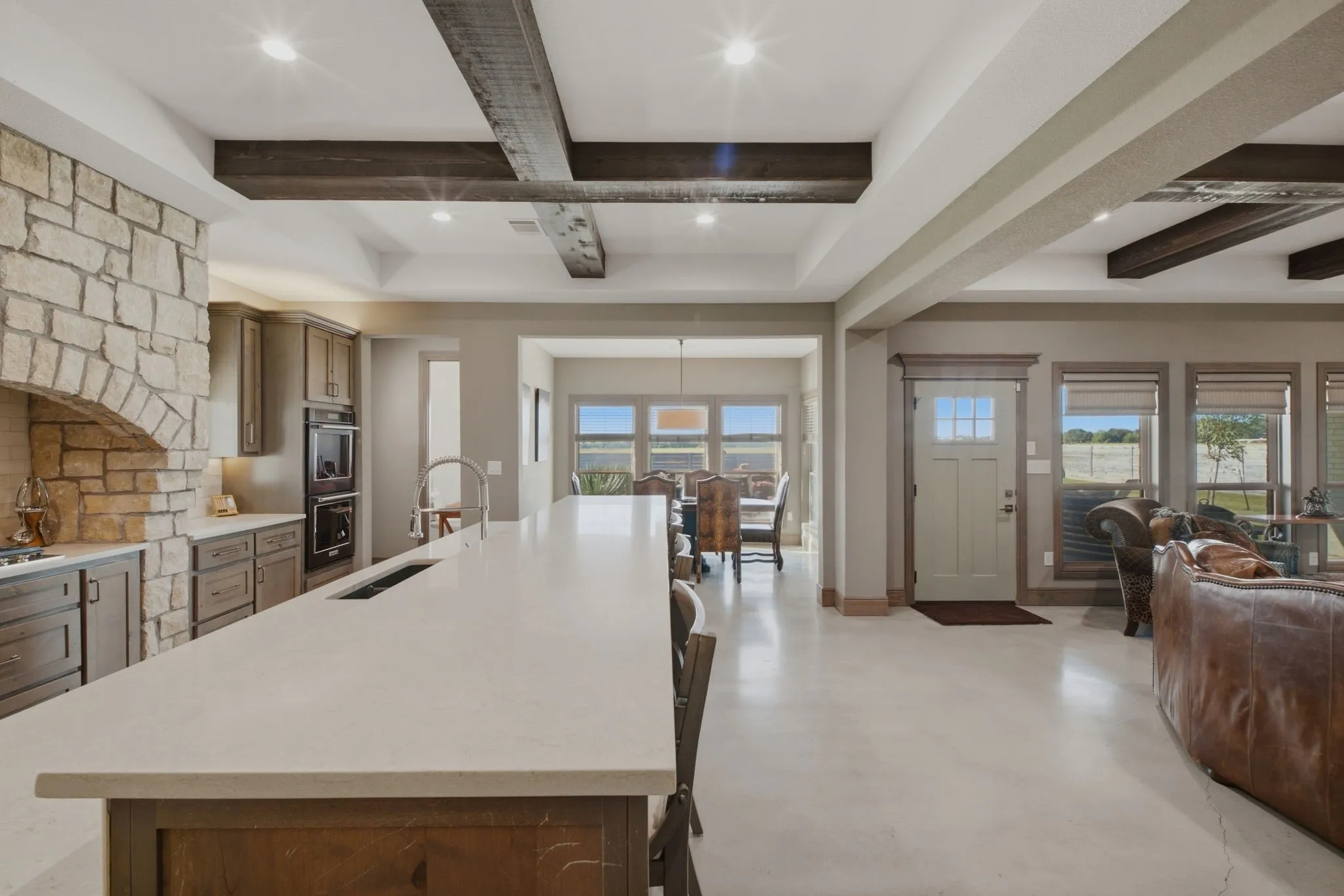Single Family Residence For Sale in Grayson County , 568 Crow Road, Whitesboro, Texas 76273, 4 Bedroom, 4 Bathroom, 4 Garage spaces, 3,410 Sqft, built in 2018, mls#21387478, Real Estate Agent in Whitesboro, Homes For Sale in Grayson county, Homes For Sale in Whitesboro, Realtor in Whitesboro Texas, Real Estate Brokerage Independent Realty Texas, Luminita Cordes Realtor